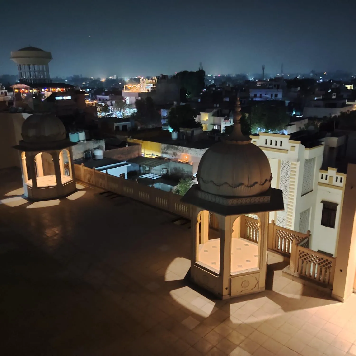 Property building in The Taj Vista Agra -walking distance to Taj Mahal