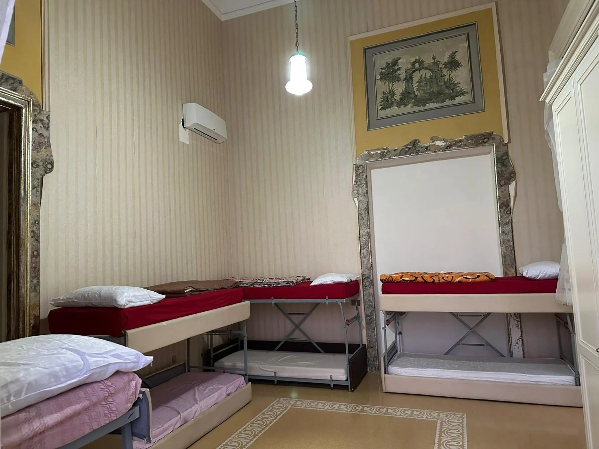 Bed in Salerno Experience Hostel