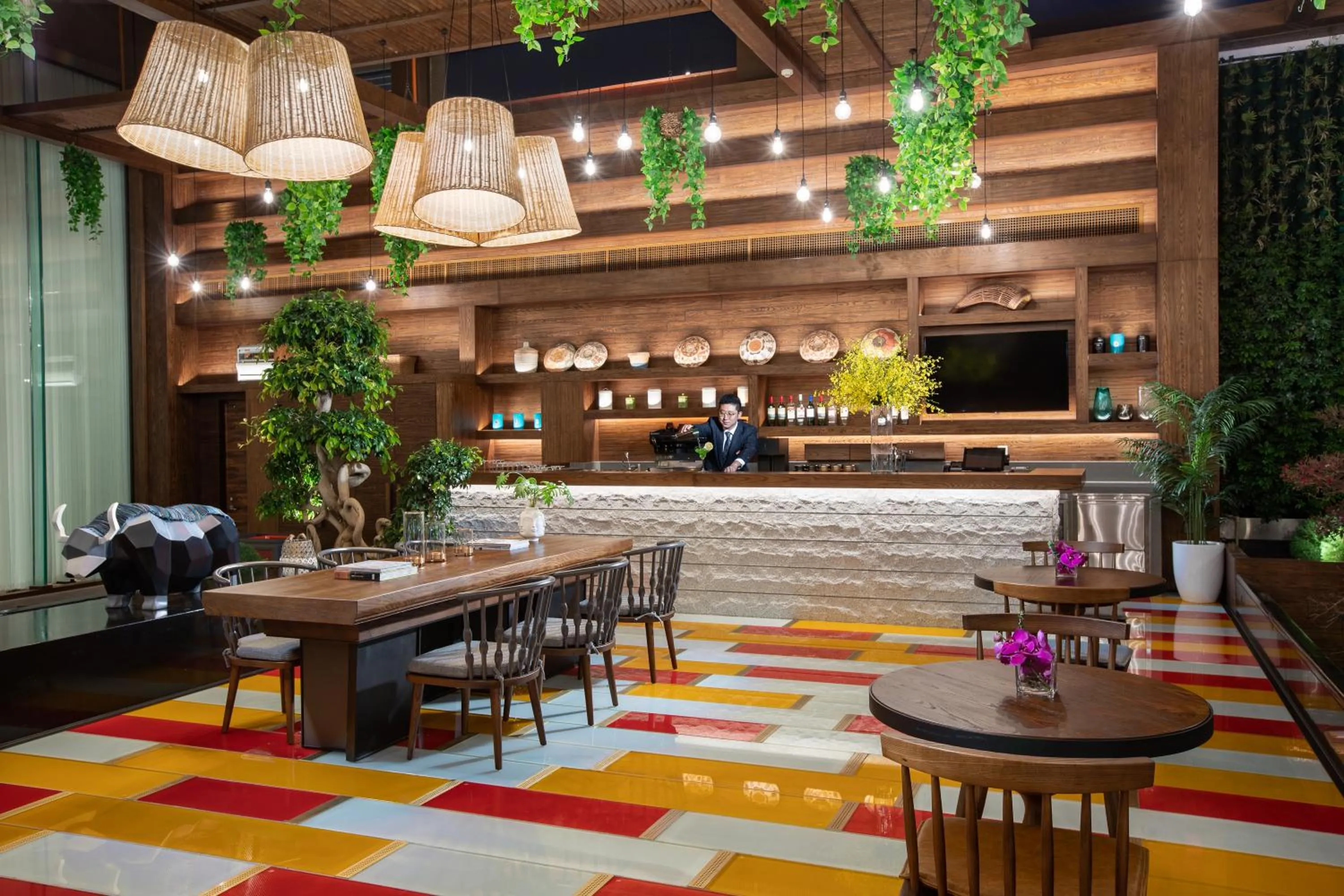 Lounge or bar in Hotel Indigo Diqing Moonlight City by IHG