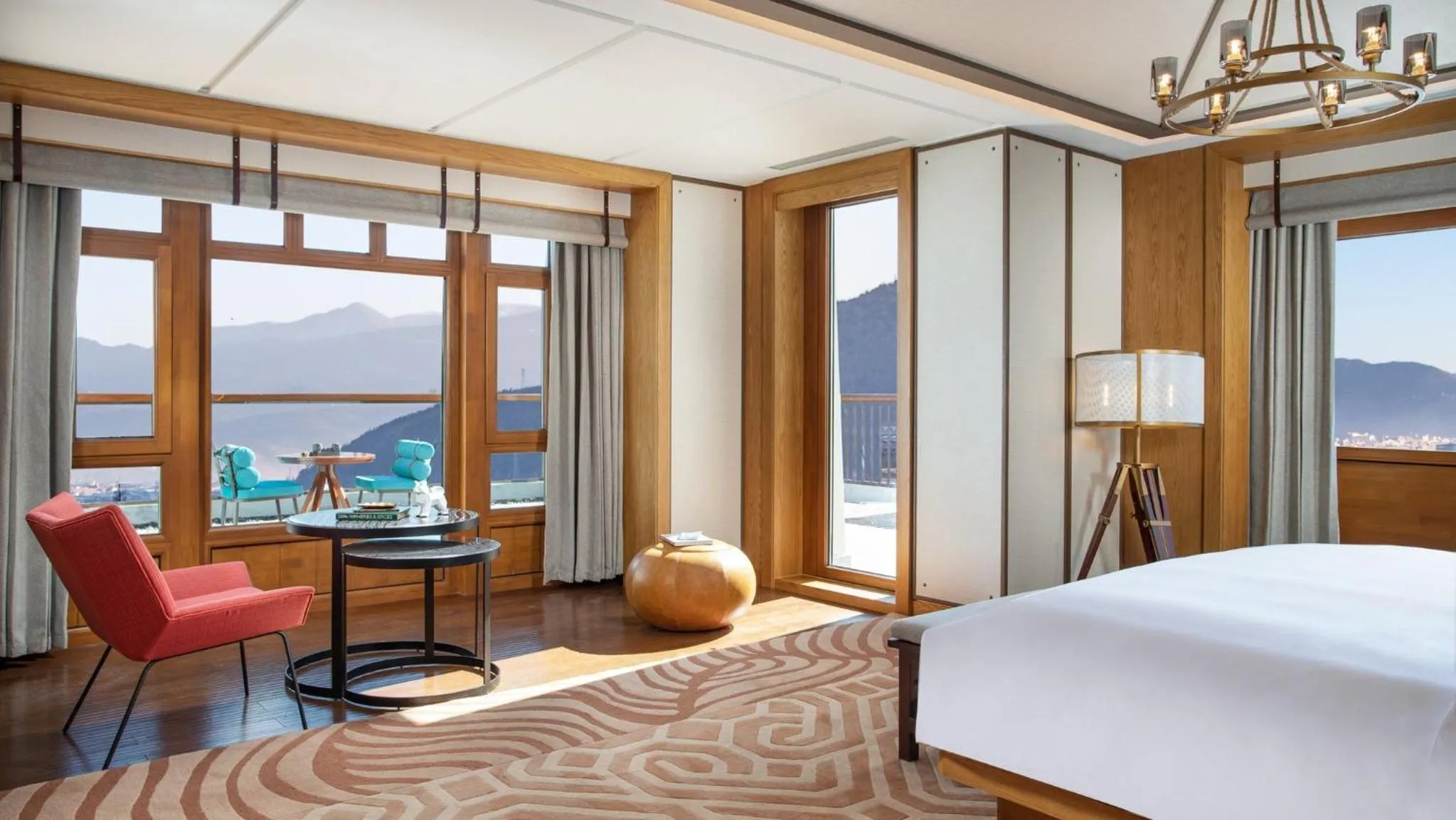 Photo of the whole room, Bed in Hotel Indigo Diqing Moonlight City by IHG