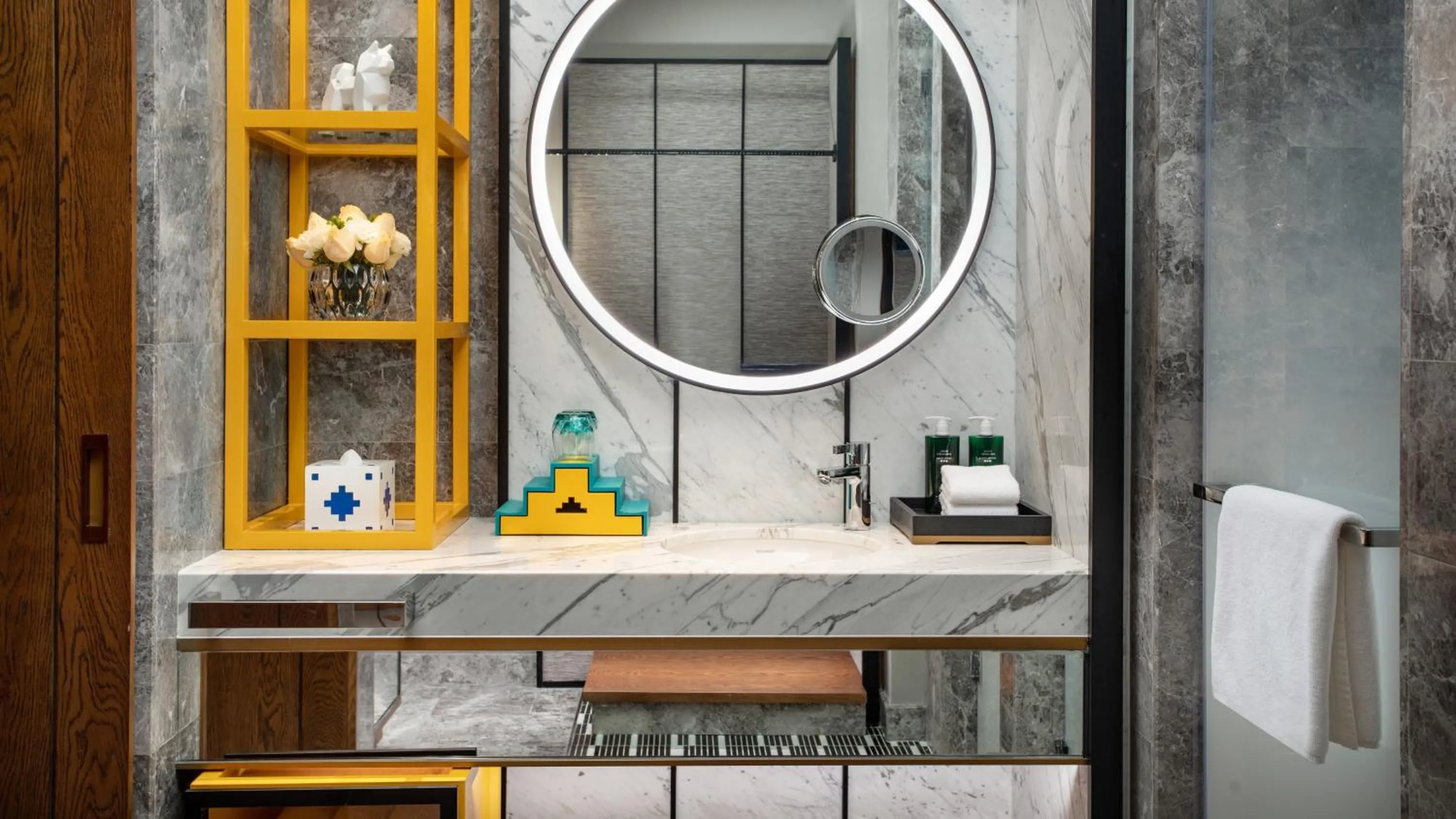 Bathroom in Hotel Indigo Diqing Moonlight City by IHG