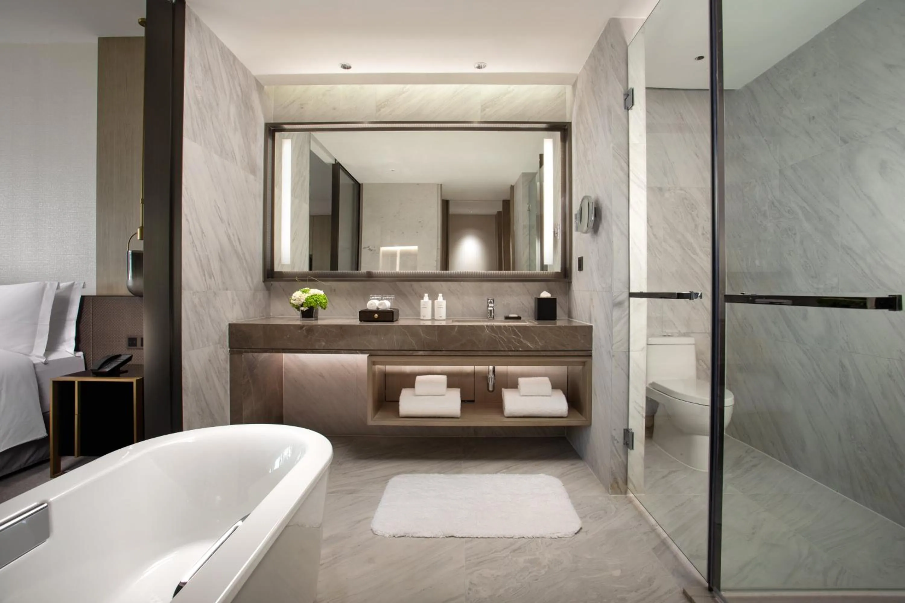 Bathroom in InterContinental Foshan DongPing