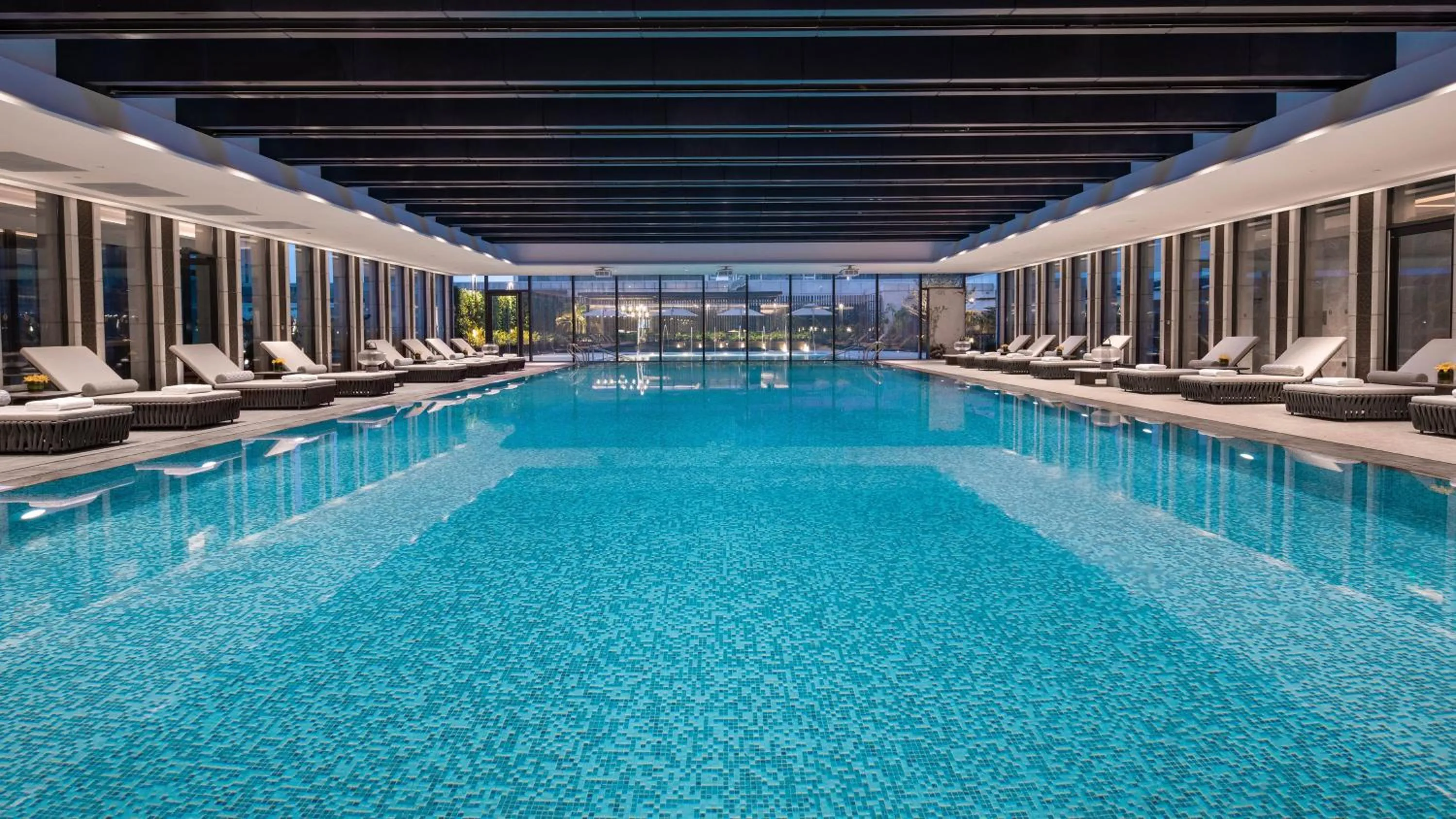 Swimming pool in InterContinental Foshan DongPing