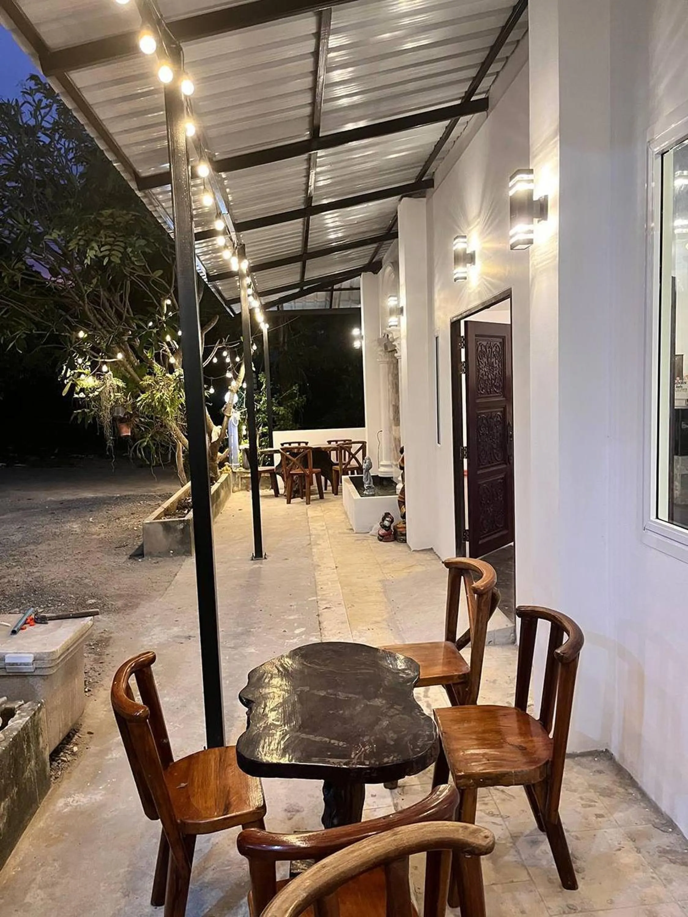 Property building in The 99 Inn Hotel