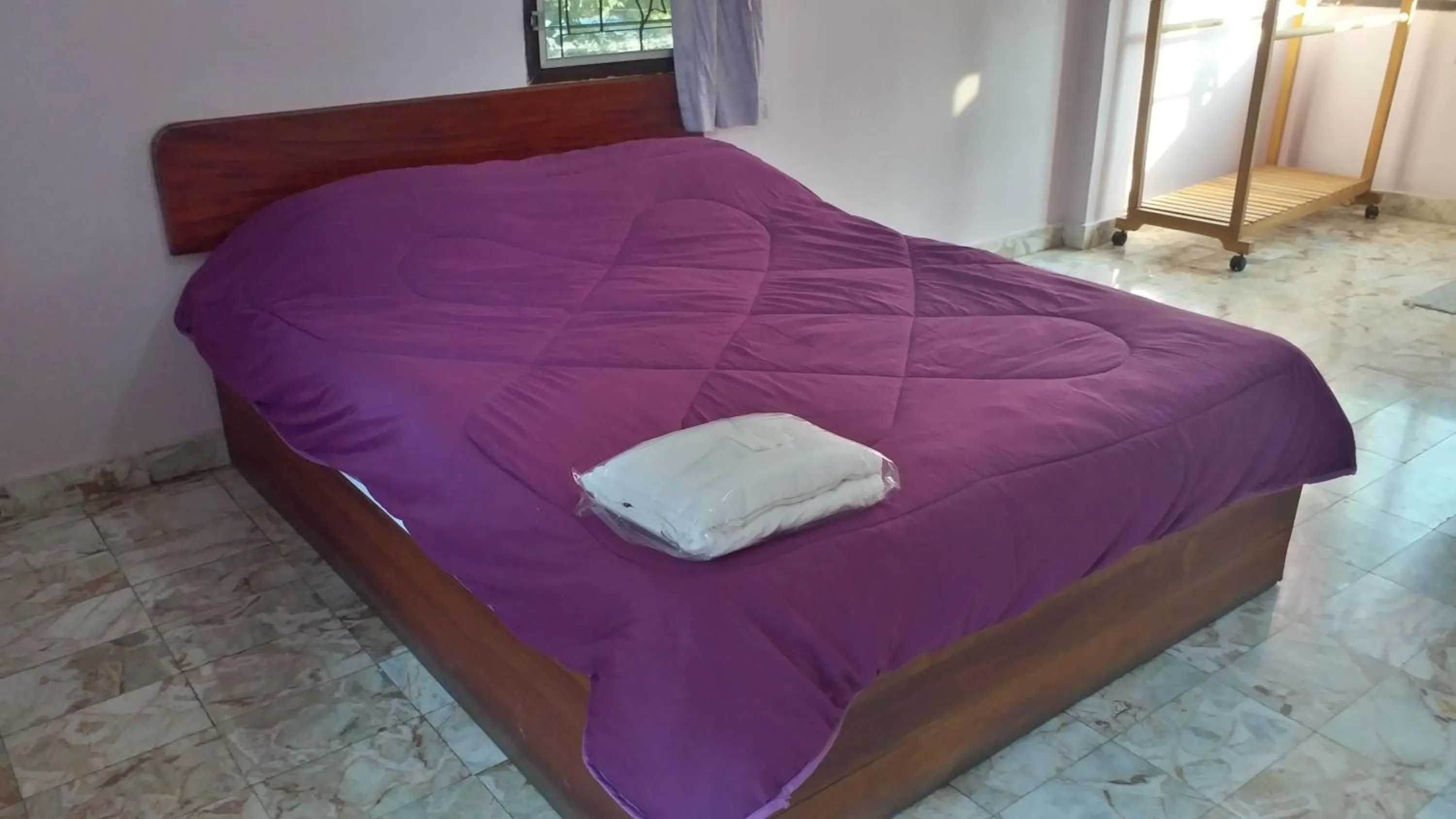 Photo of the whole room, Bed in The 99 Inn Hotel