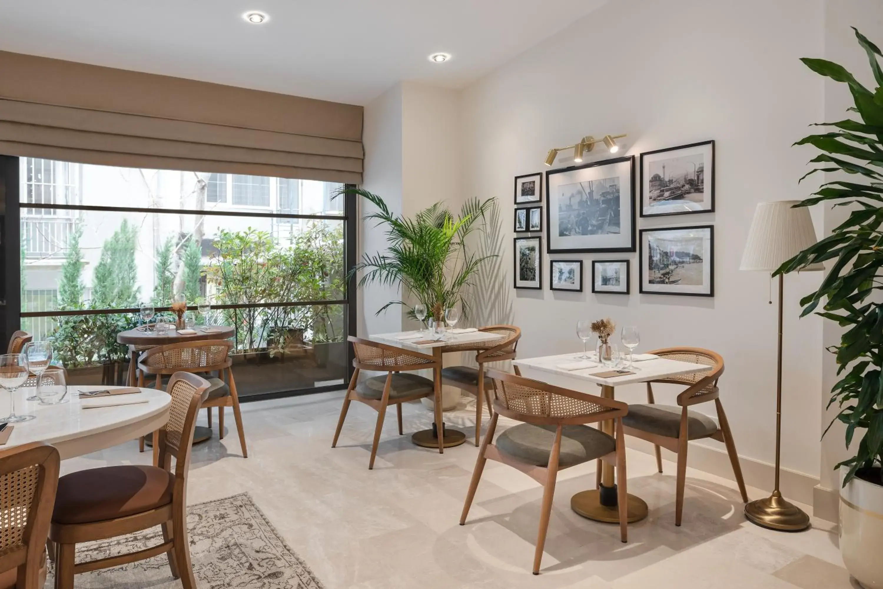 Restaurant/places to eat in Delita City Hotel Restaurant/places to eat in Delita City Hotel