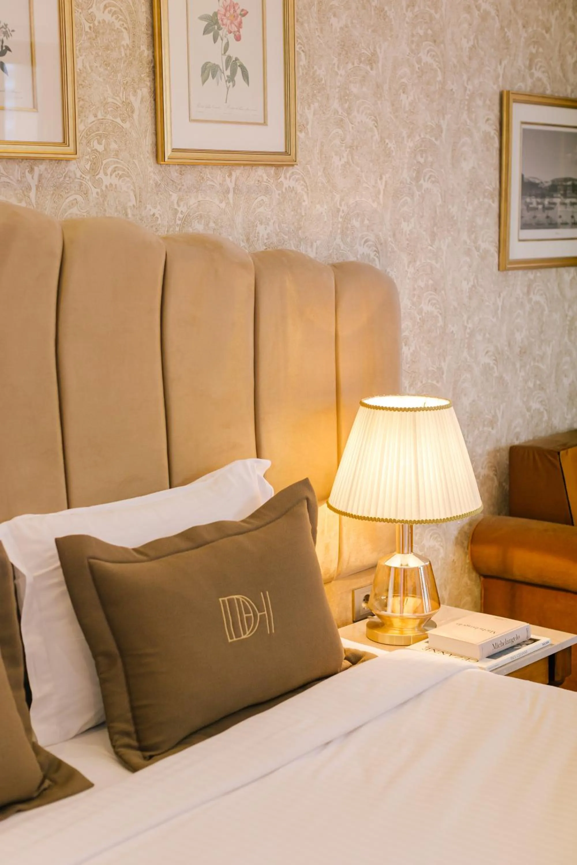 Bedroom, Bed in Delita City Hotel