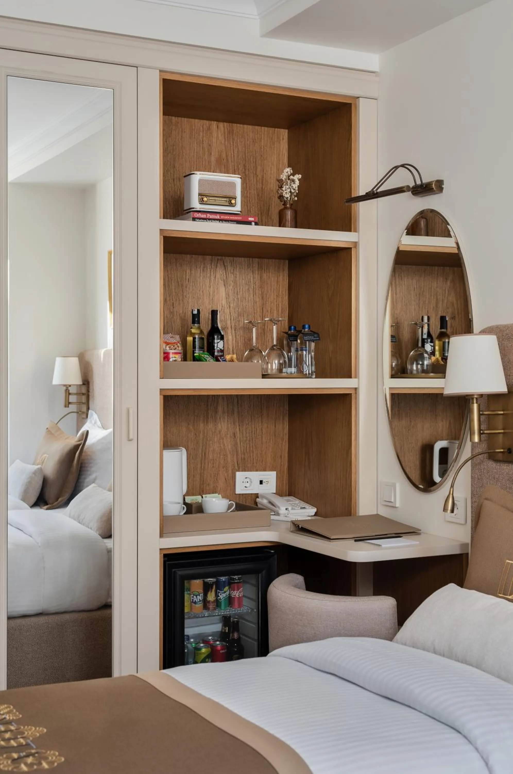 Coffee/tea facilities, Bed in Delita City Hotel