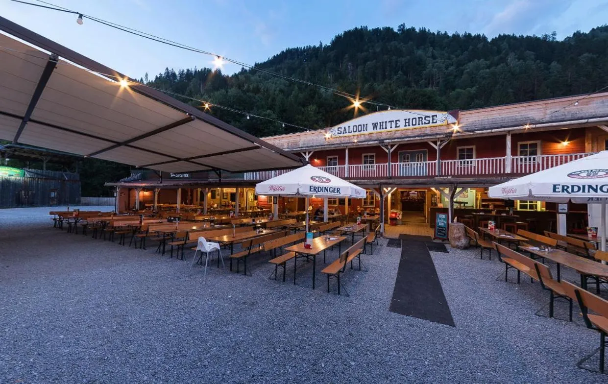 Restaurant/places to eat in Apartmenthaus Wiesenhof