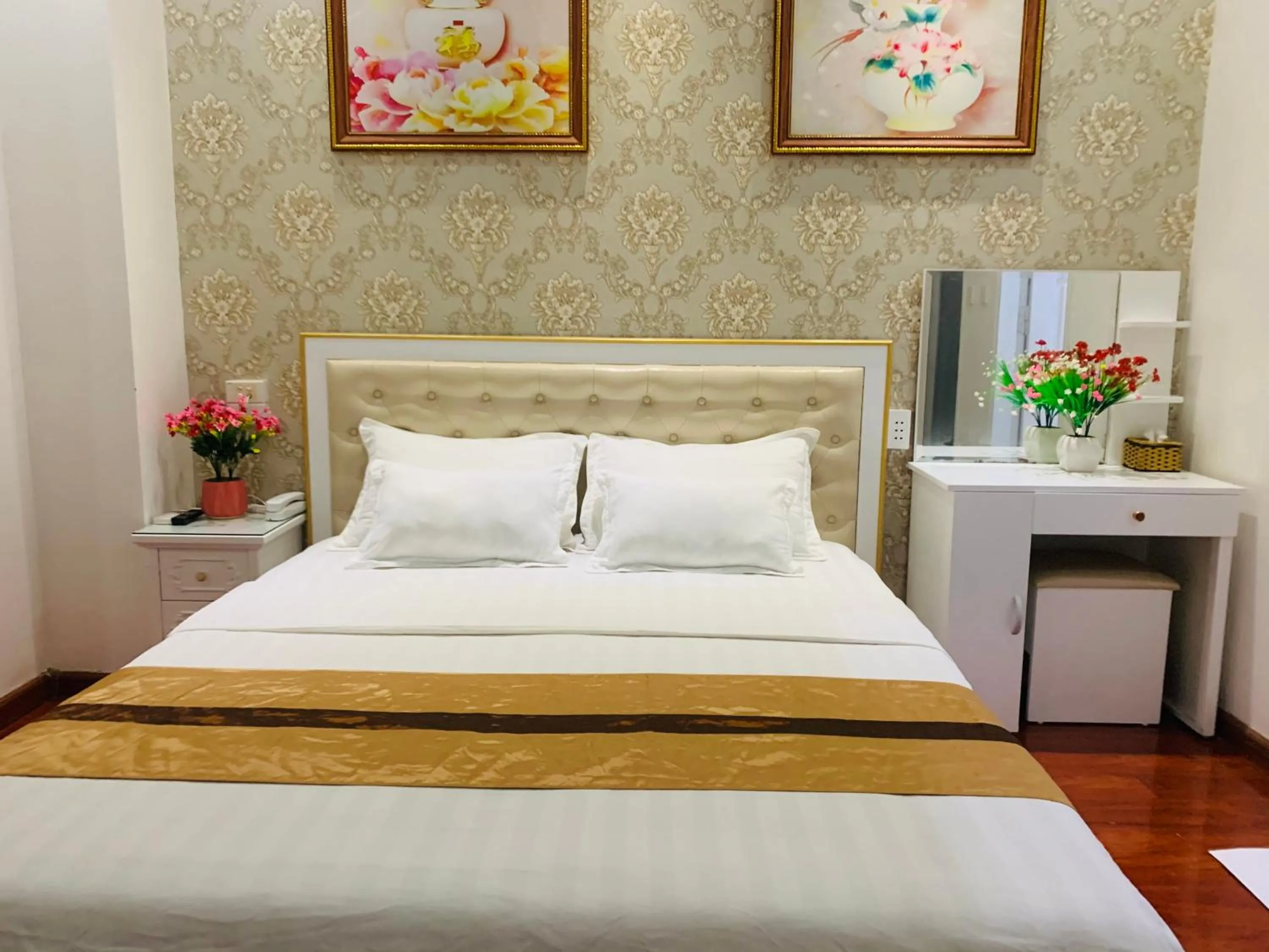 Bedroom, Bed in Hotel Nhất Ly