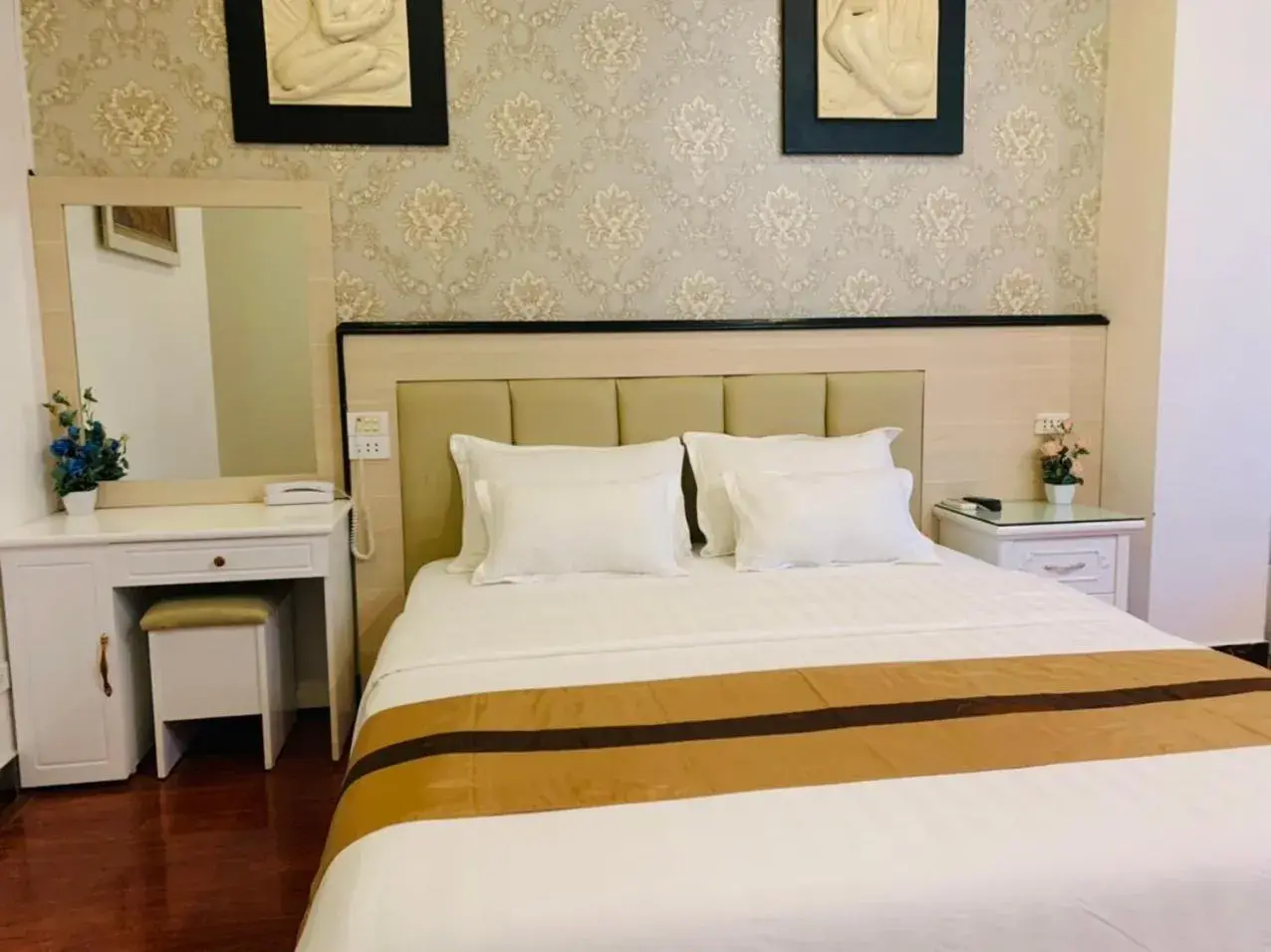 Superior Double or Twin Room with Pool View in Hotel Nhất Ly Superior Double or Twin Room with Pool View in Hotel Nhất Ly