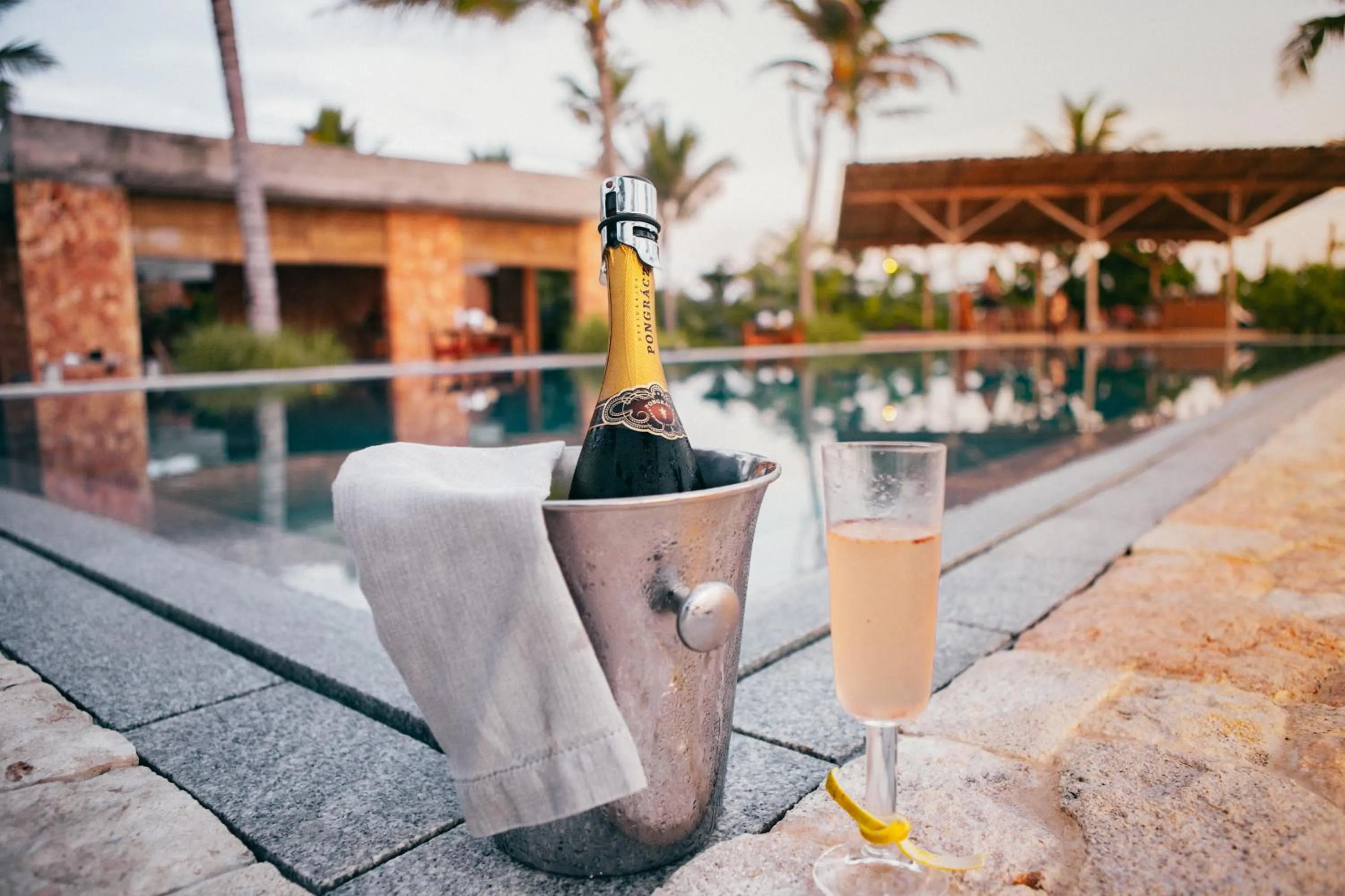 Restaurant/places to eat in Kizikula