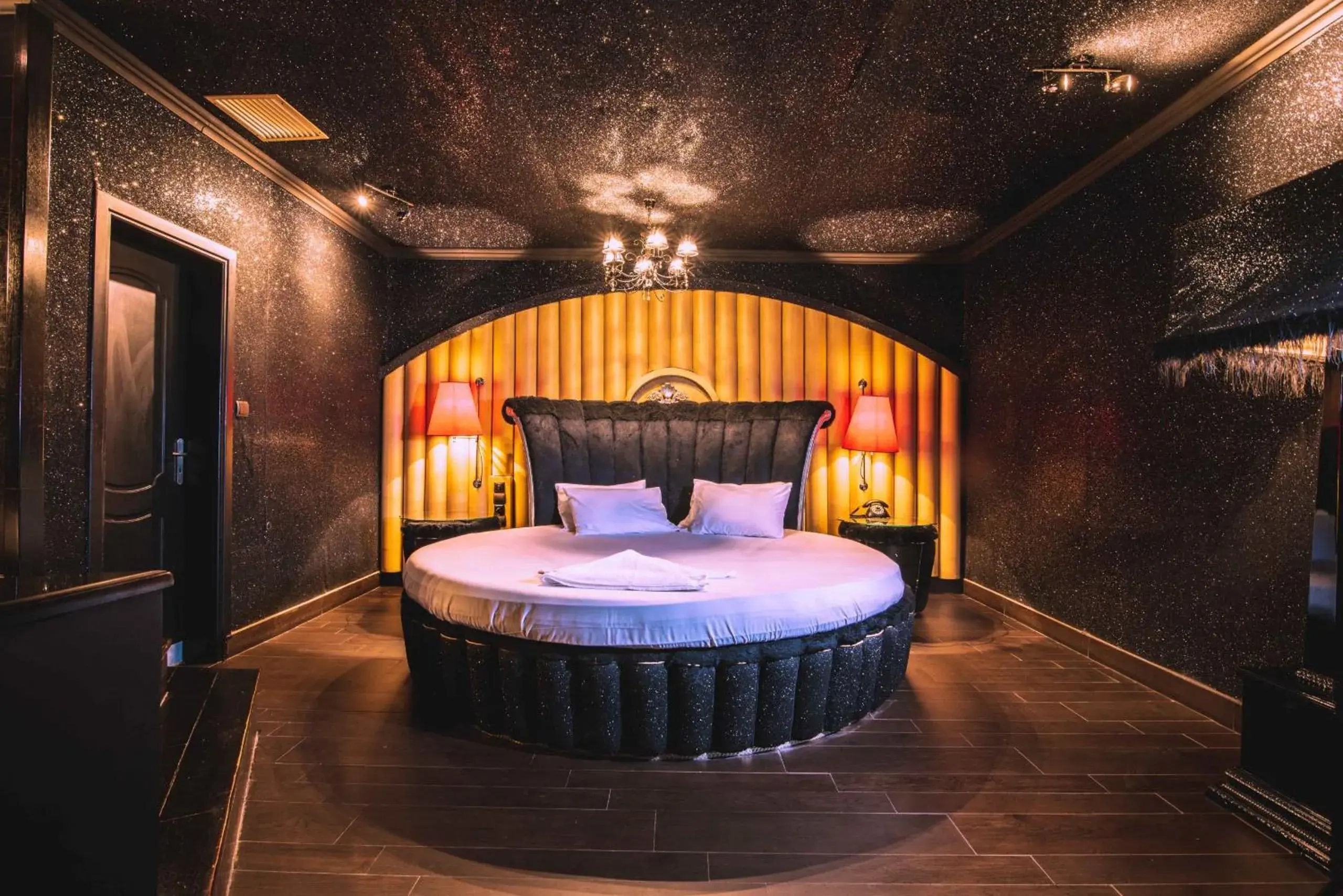 Bed in Ruby Rooms Kifisia Bed in Ruby Rooms Kifisia