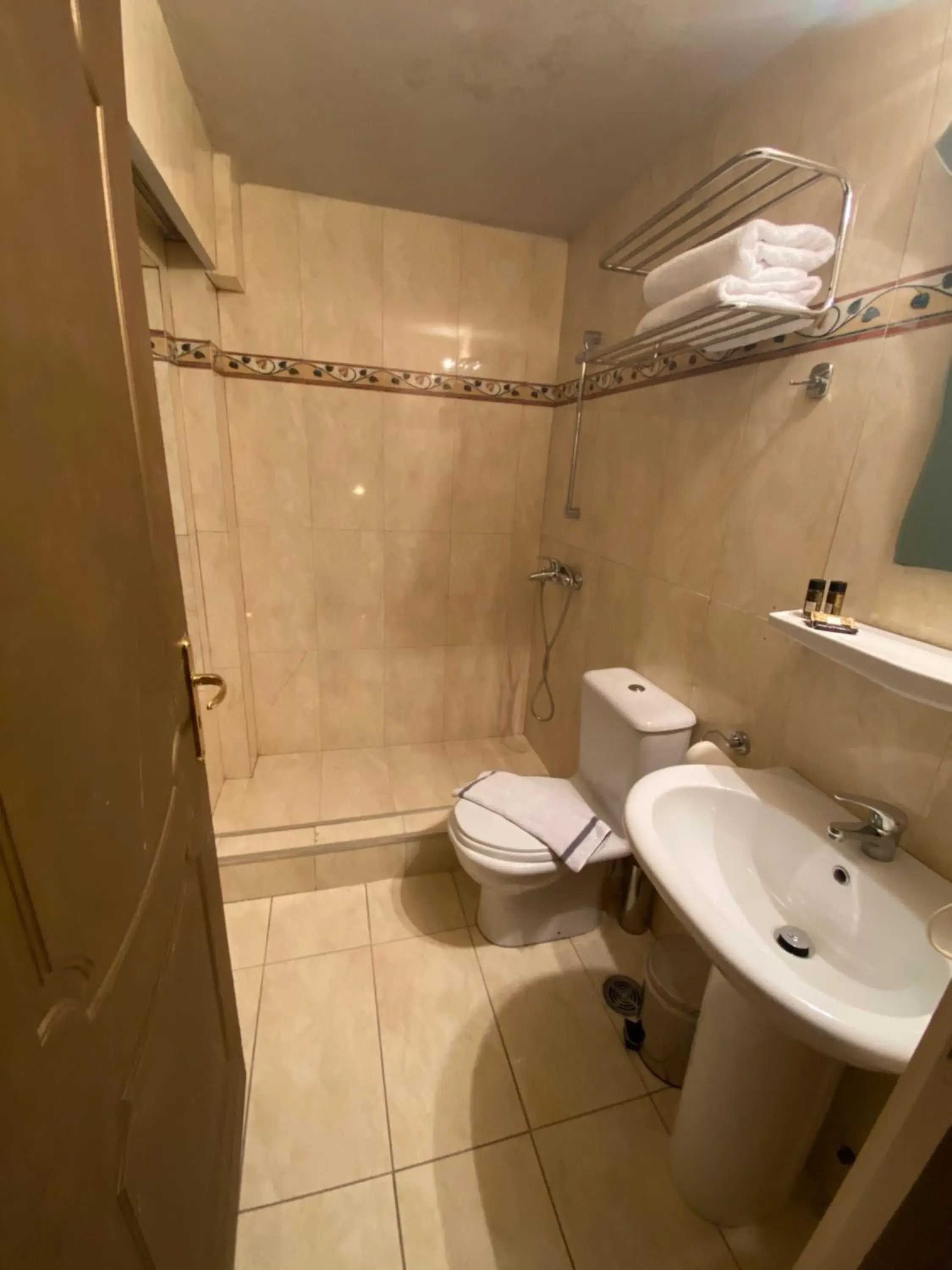 King Room with Spa Bath in Ruby Rooms Kifisia King Room with Spa Bath in Ruby Rooms Kifisia