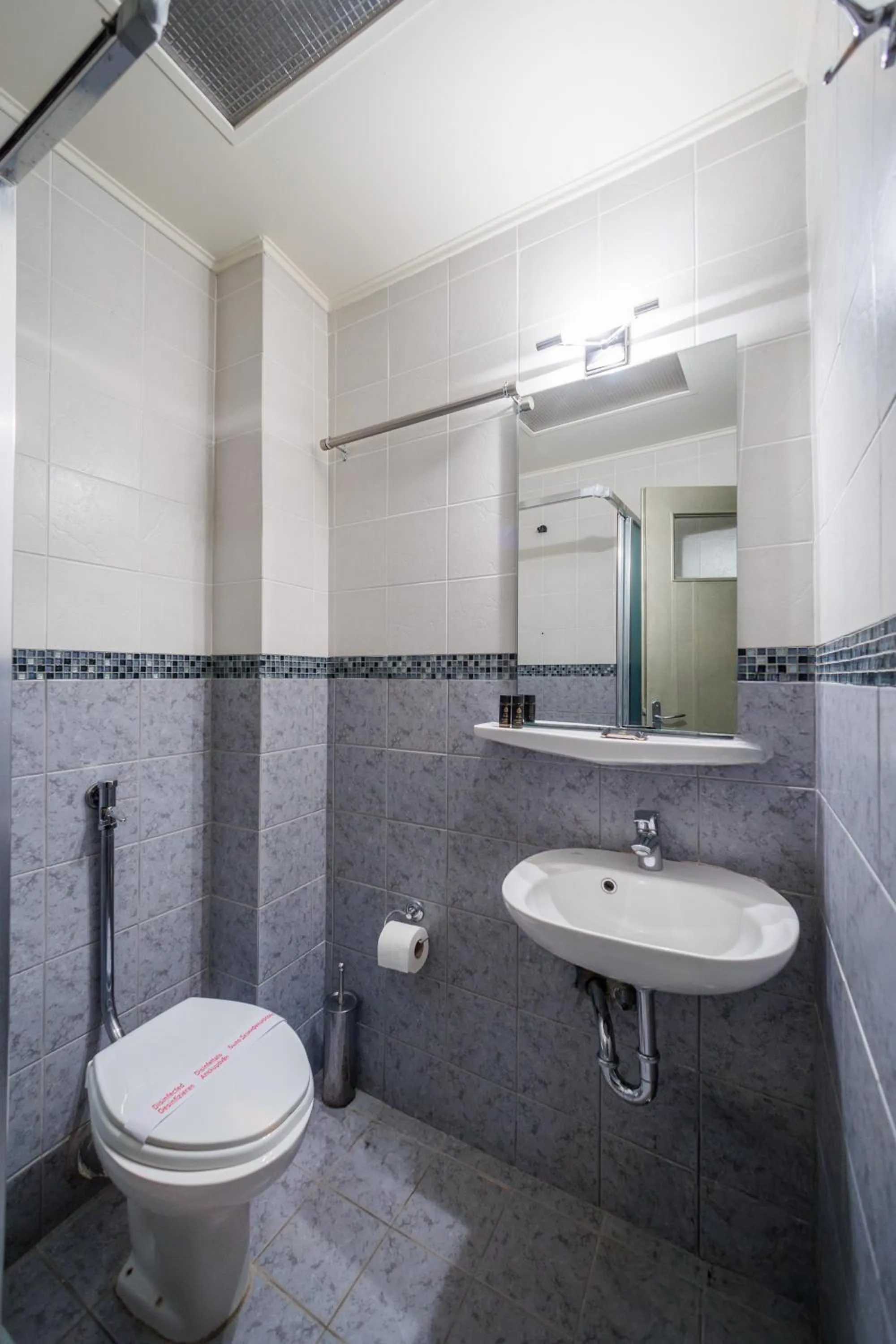 Bathroom in Ruby Rooms Kifisia