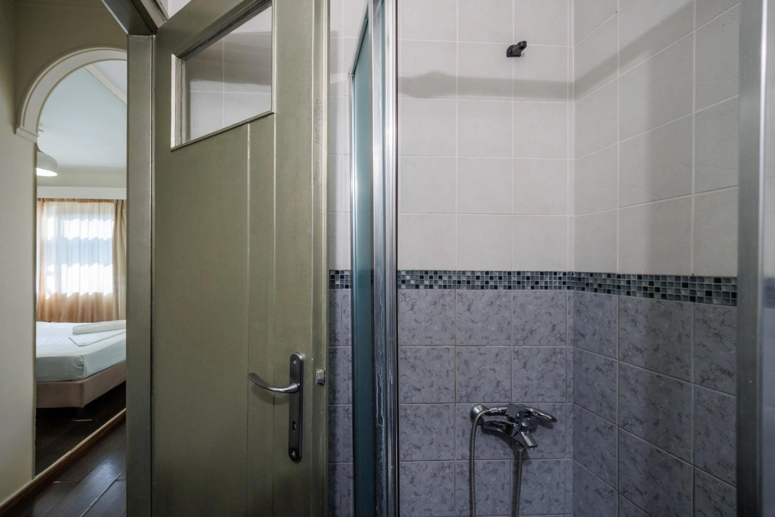 Bathroom in Ruby Rooms Kifisia