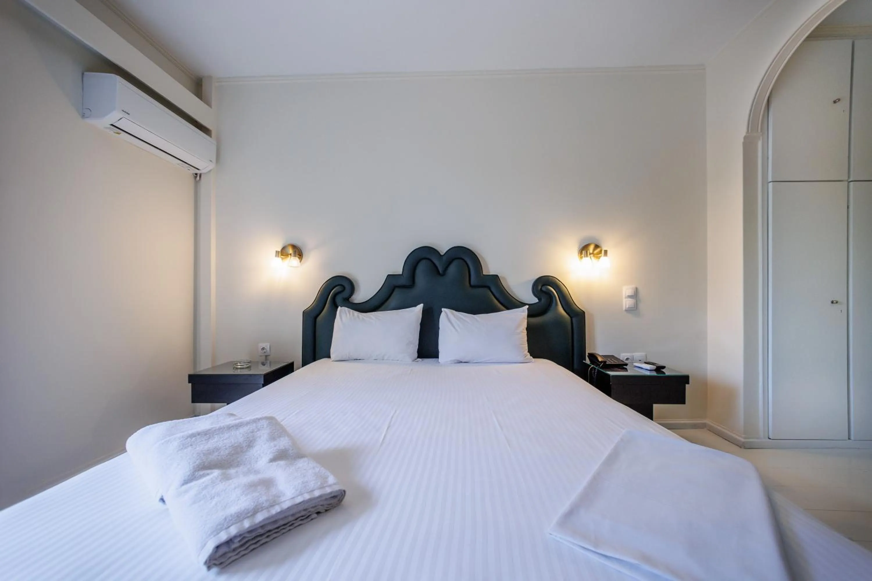 Bedroom, Bed in Aachen