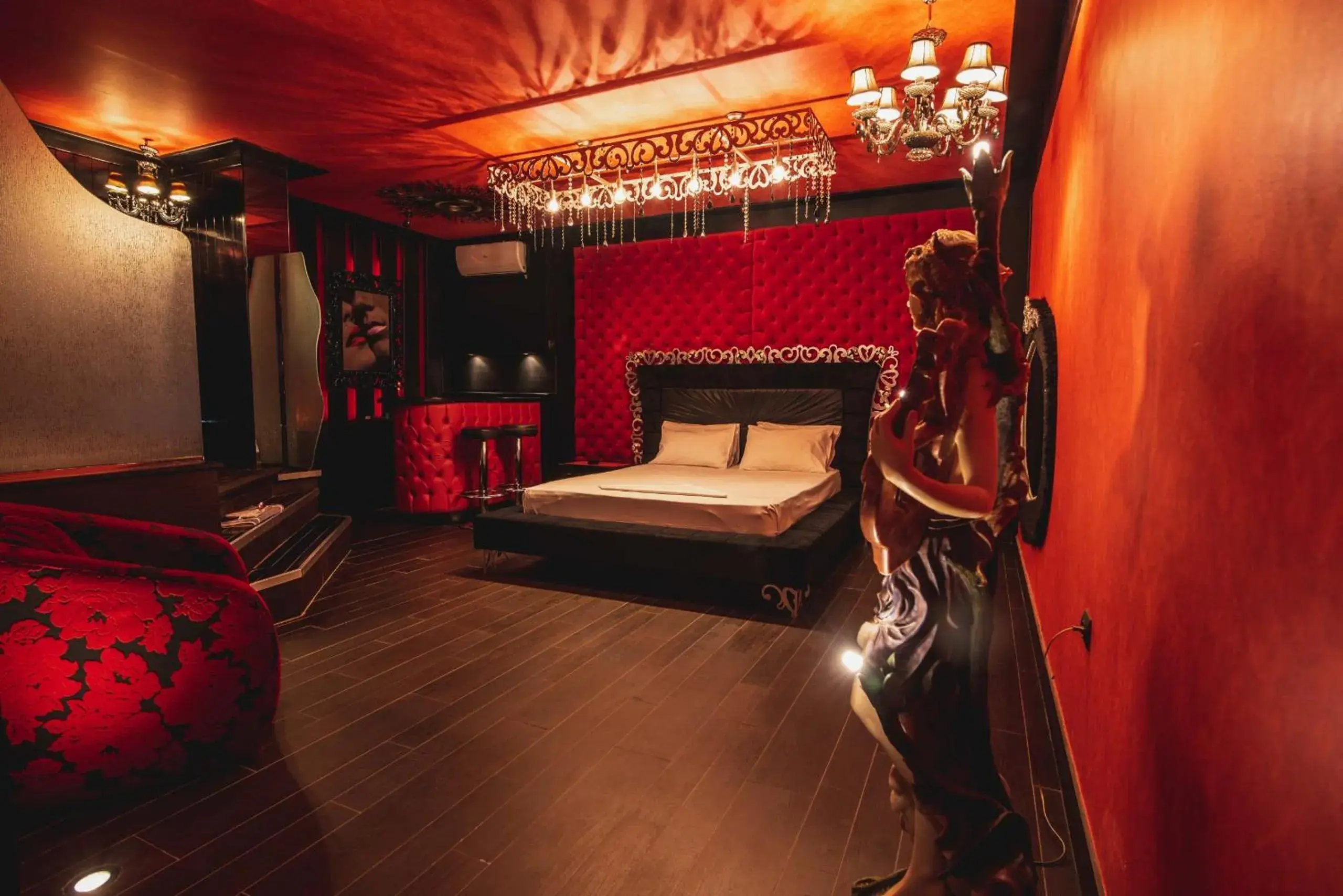 Bed in Ruby Rooms Kifisia Bed in Ruby Rooms Kifisia