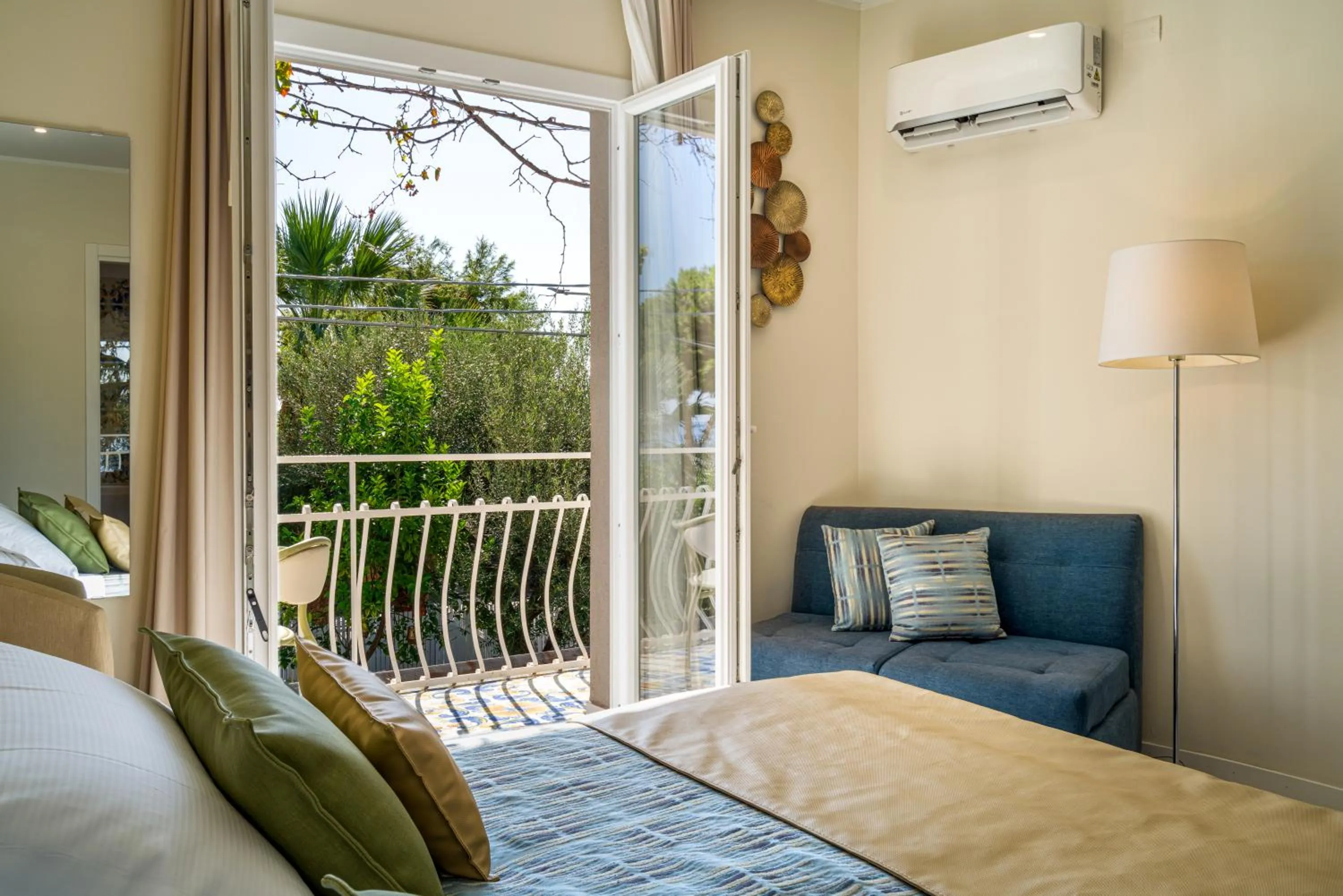 Bedroom, Bed in Hotel Rivage Taormina