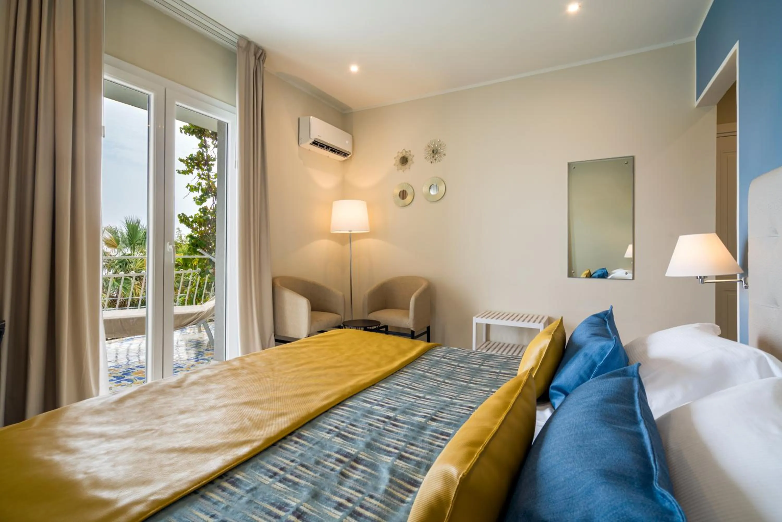 Bedroom, Bed in Hotel Rivage Taormina