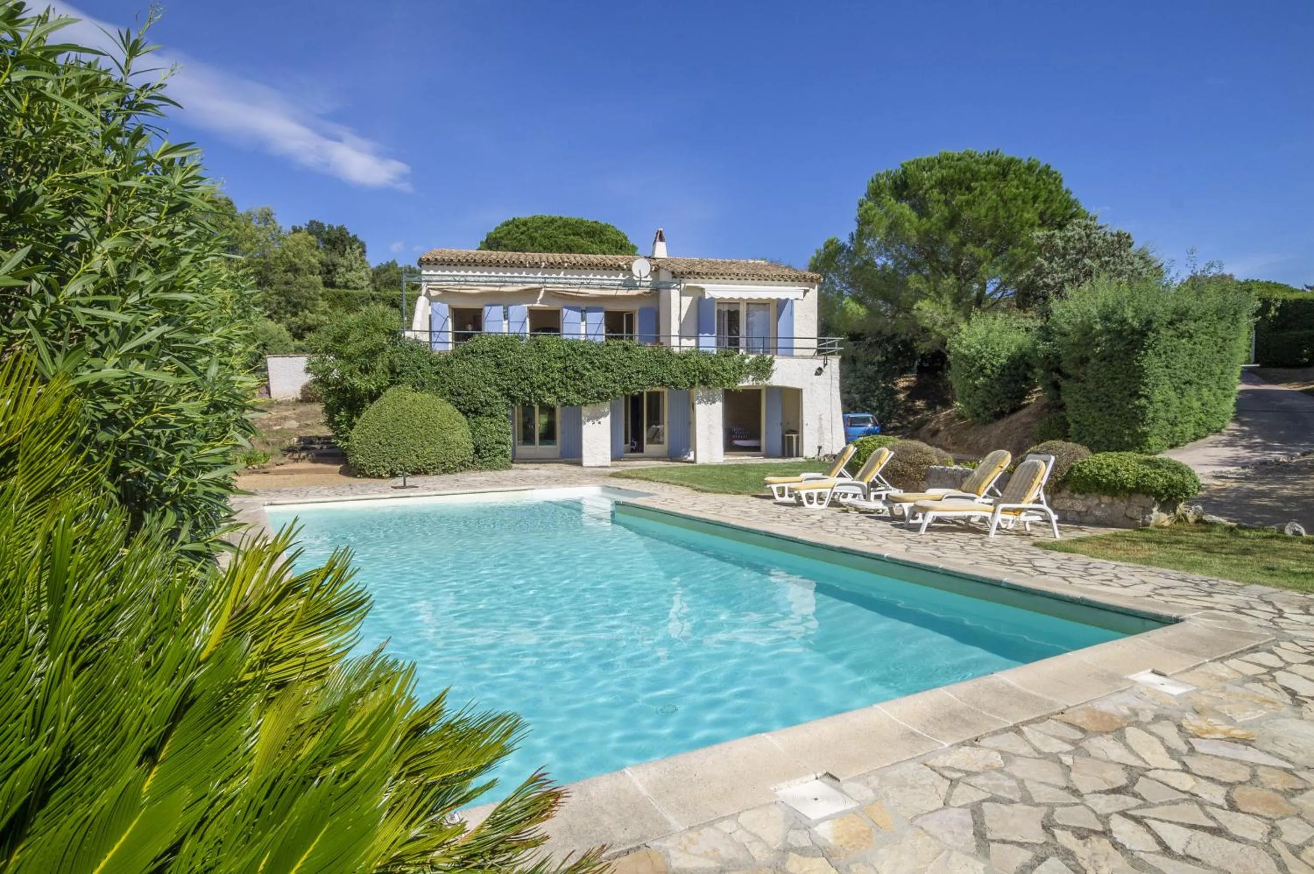 Off site in Mouramour