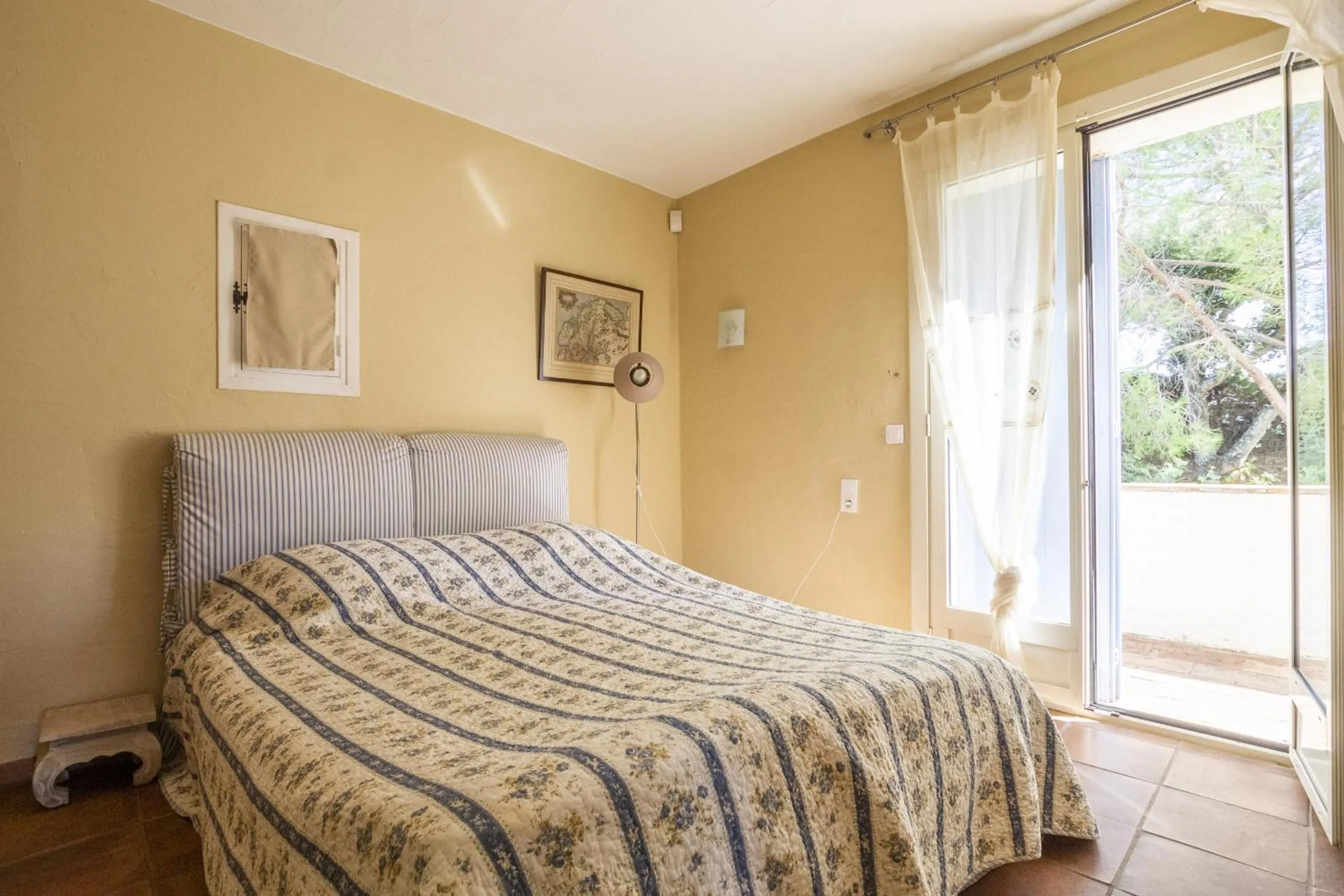 Bed in Mouramour