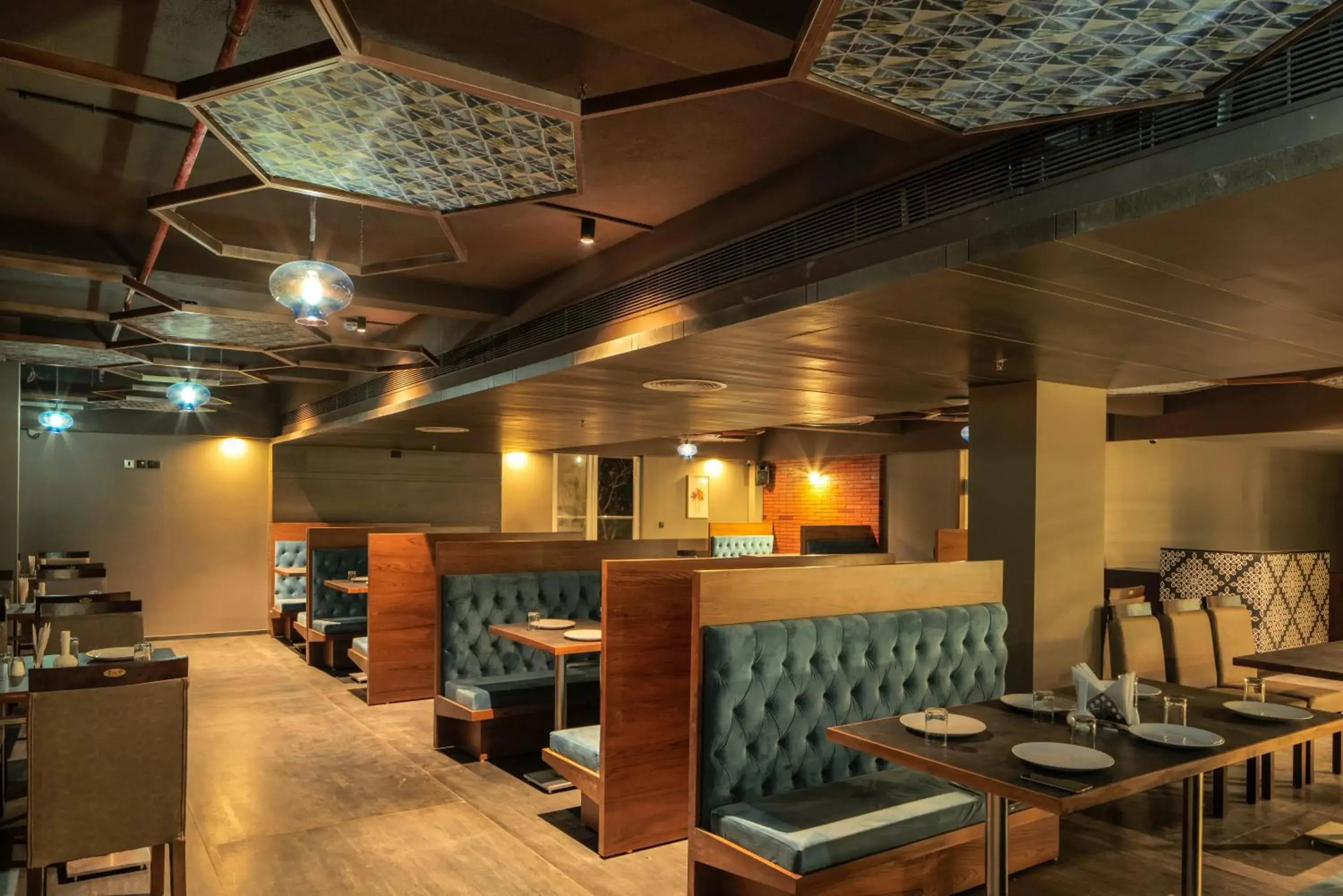 Restaurant/places to eat in GRANDE IRIS Restaurant/places to eat in GRANDE IRIS