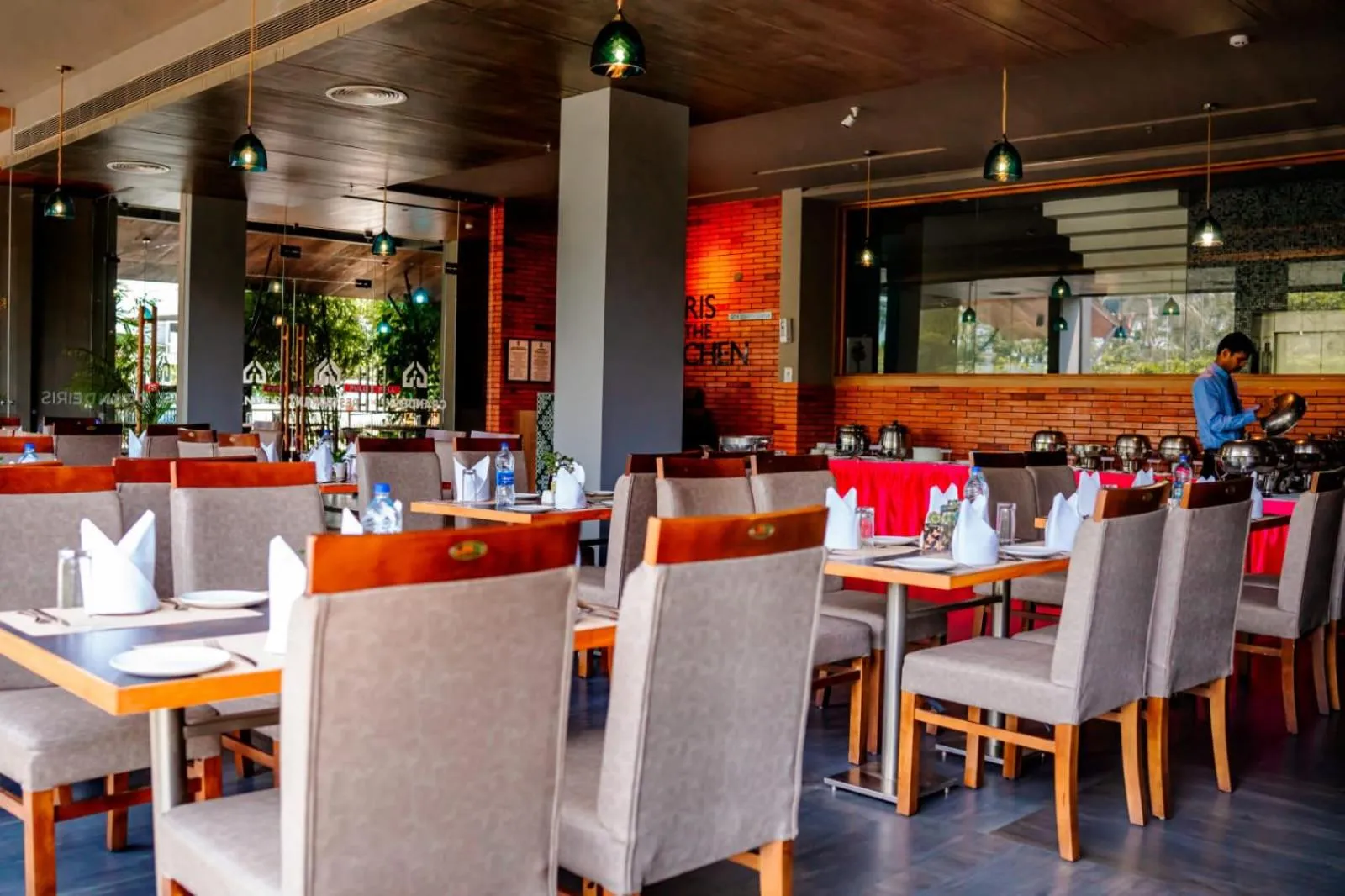 Restaurant/places to eat in GRANDE IRIS