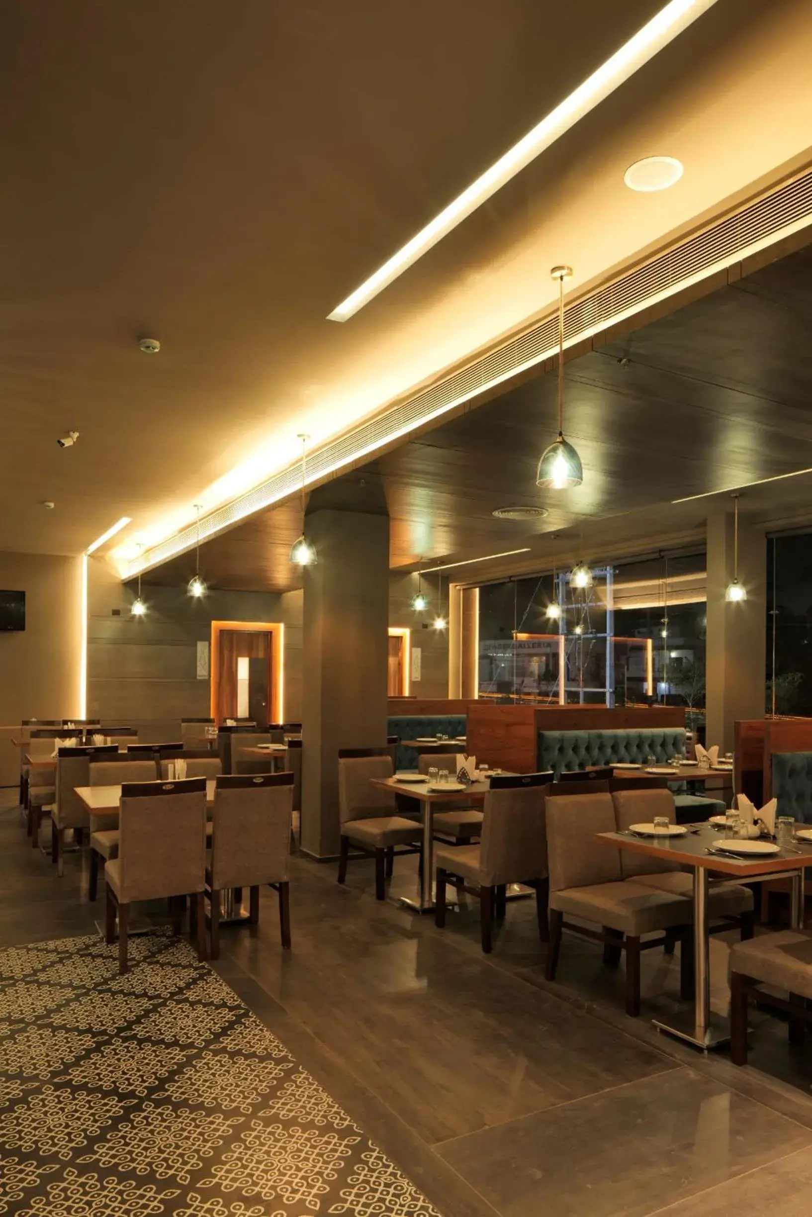 Restaurant/places to eat in GRANDE IRIS Restaurant/places to eat in GRANDE IRIS