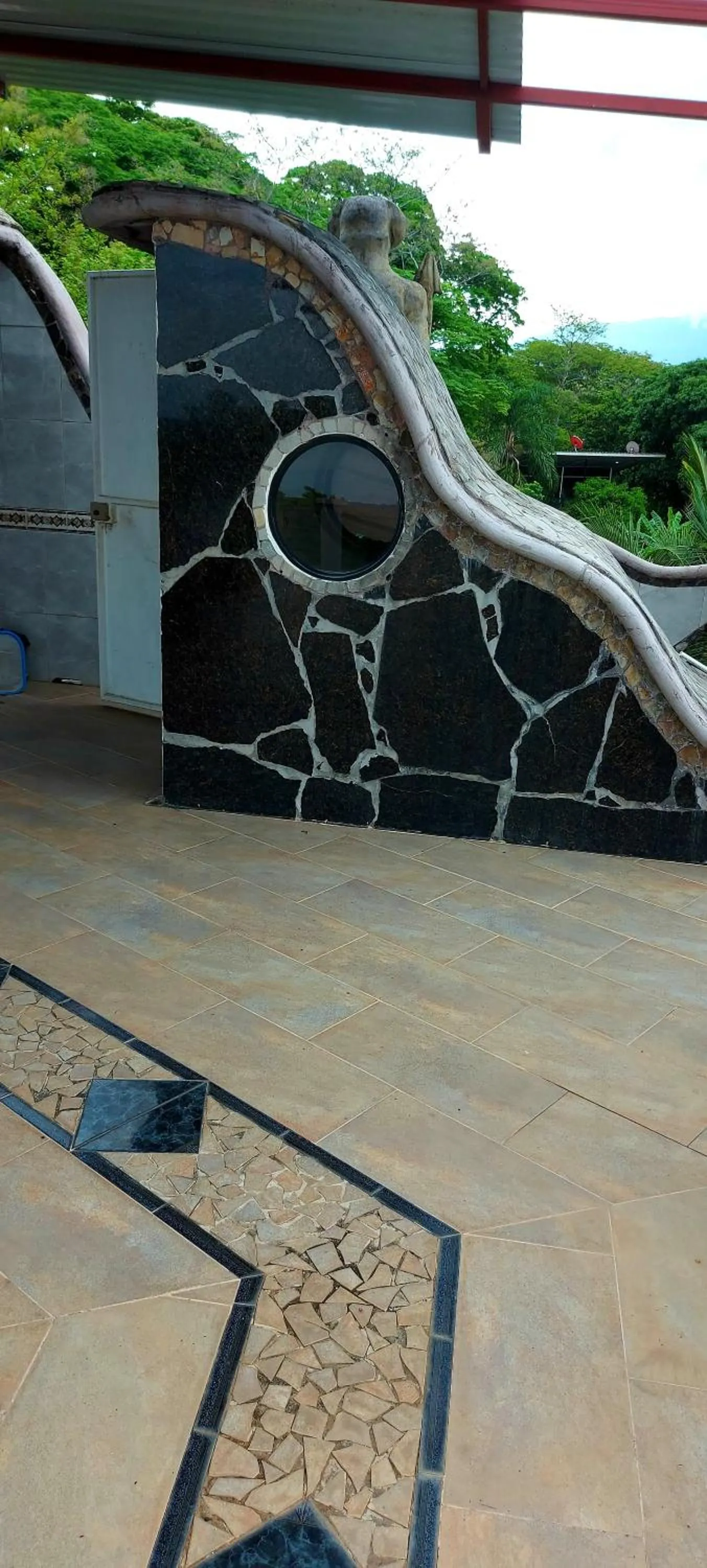 Patio in El Castillo Monte Campana