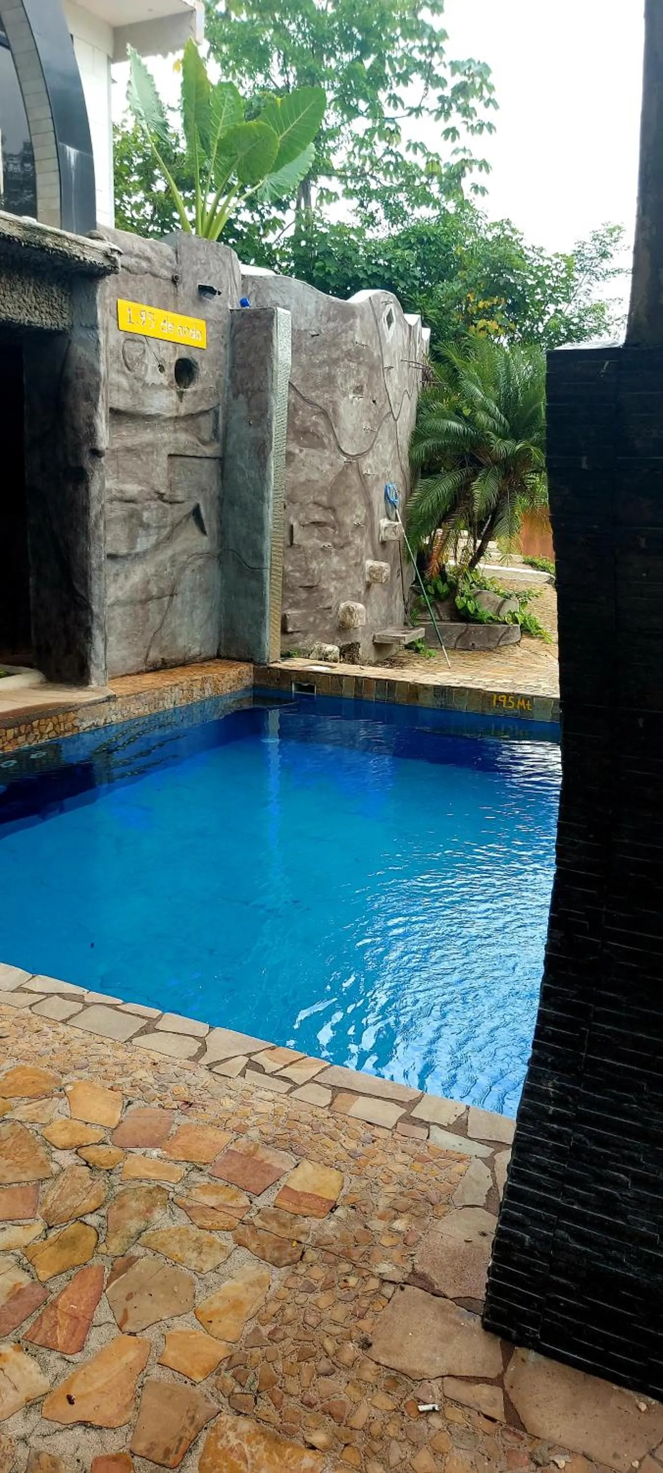 Swimming pool in El Castillo Monte Campana
