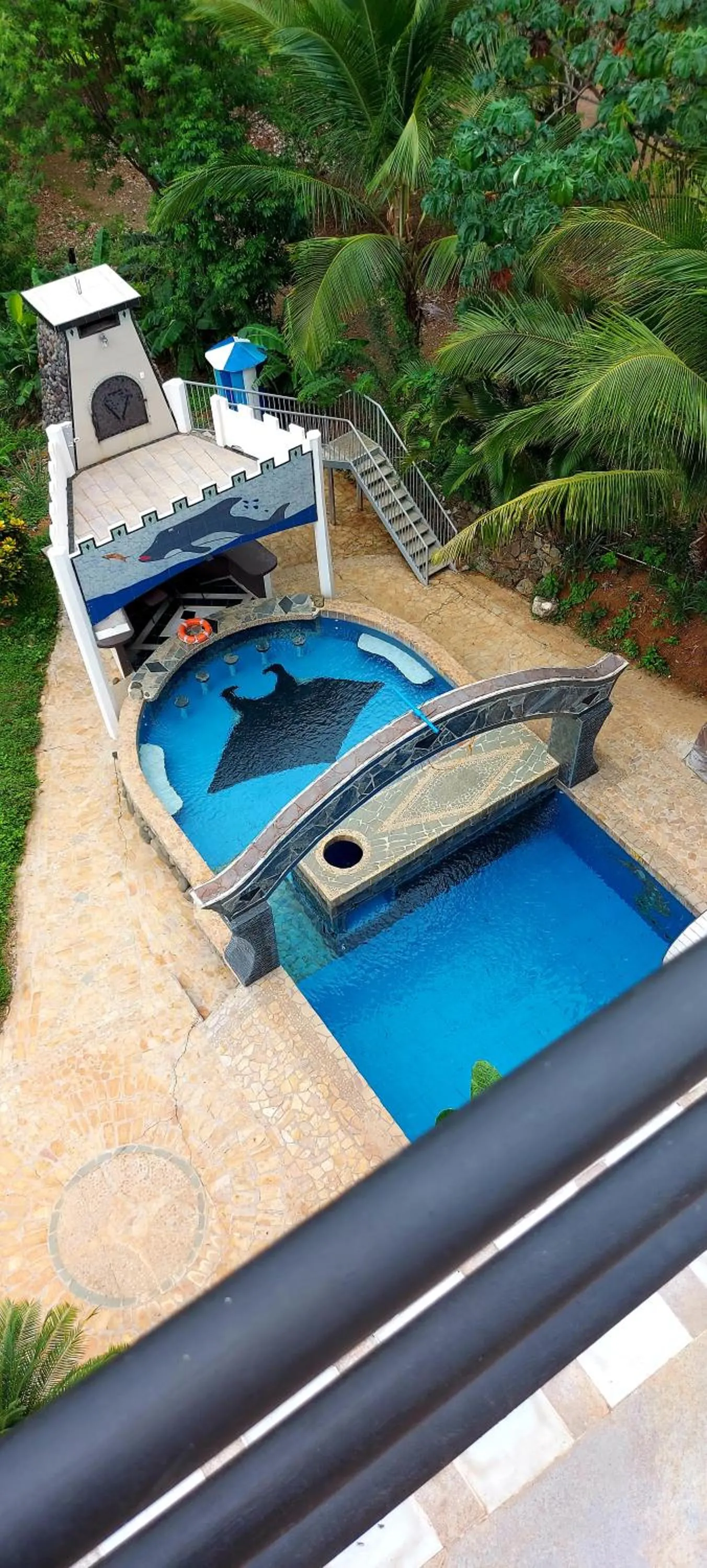 Swimming pool in El Castillo Monte Campana