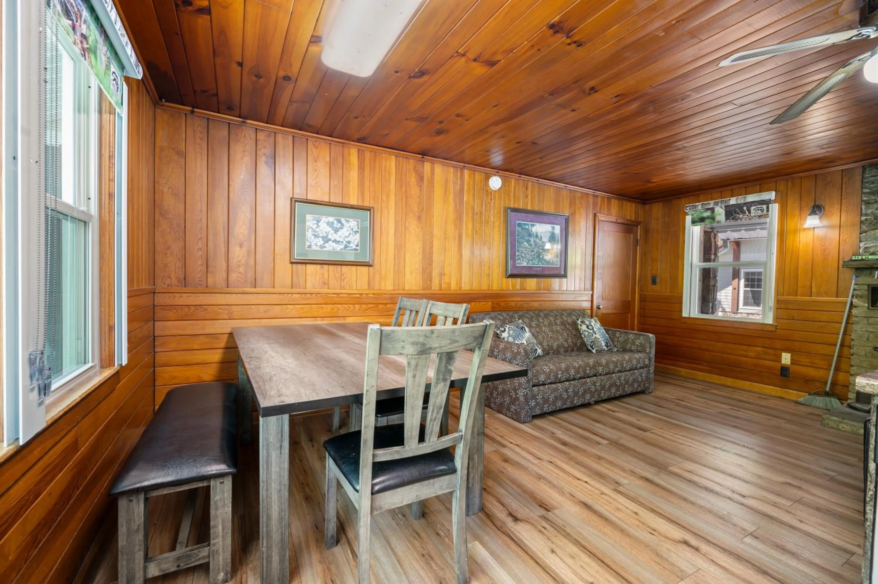 Carr's Northside Hotel and Cottages