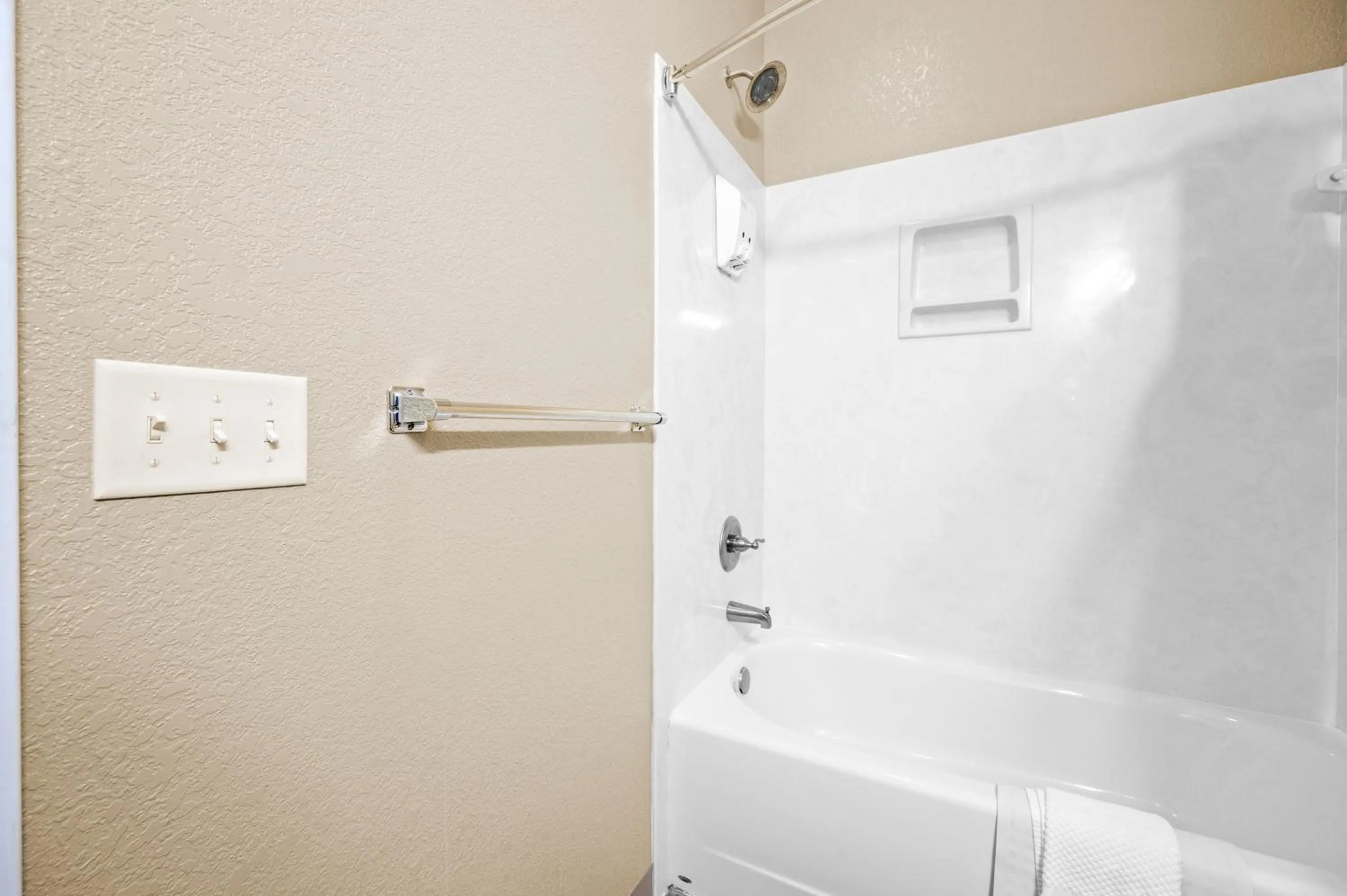 Carr's Northside Hotel and Cottages