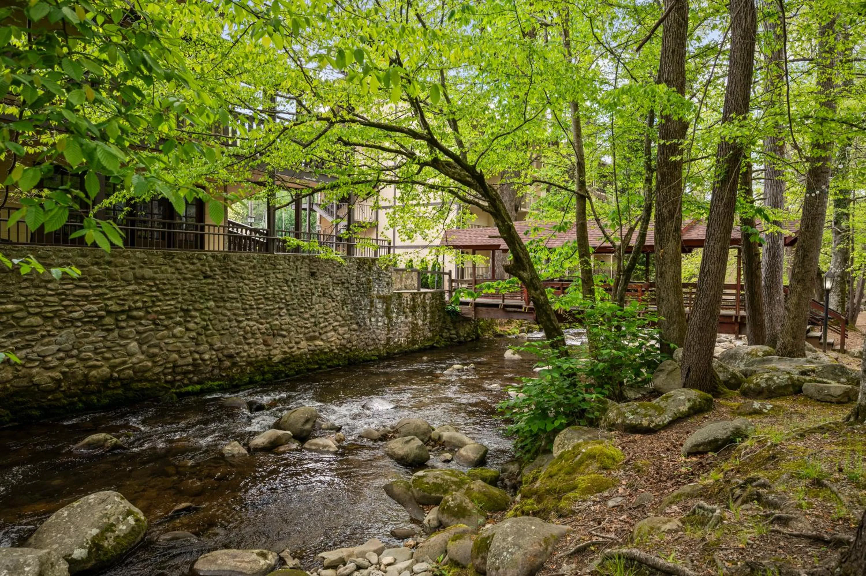 Carr's Northside Hotel and Cottages