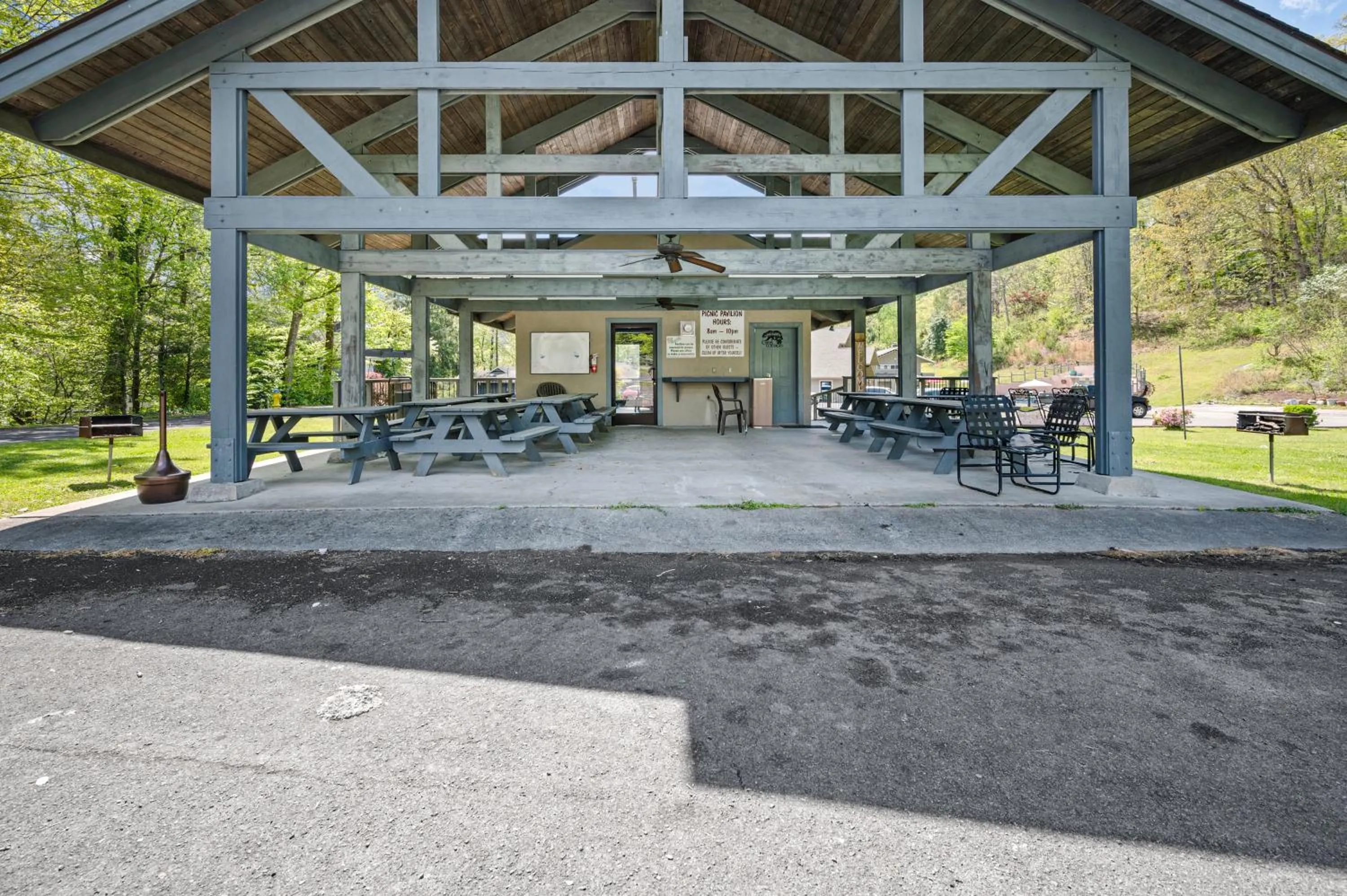 Carr's Northside Hotel and Cottages