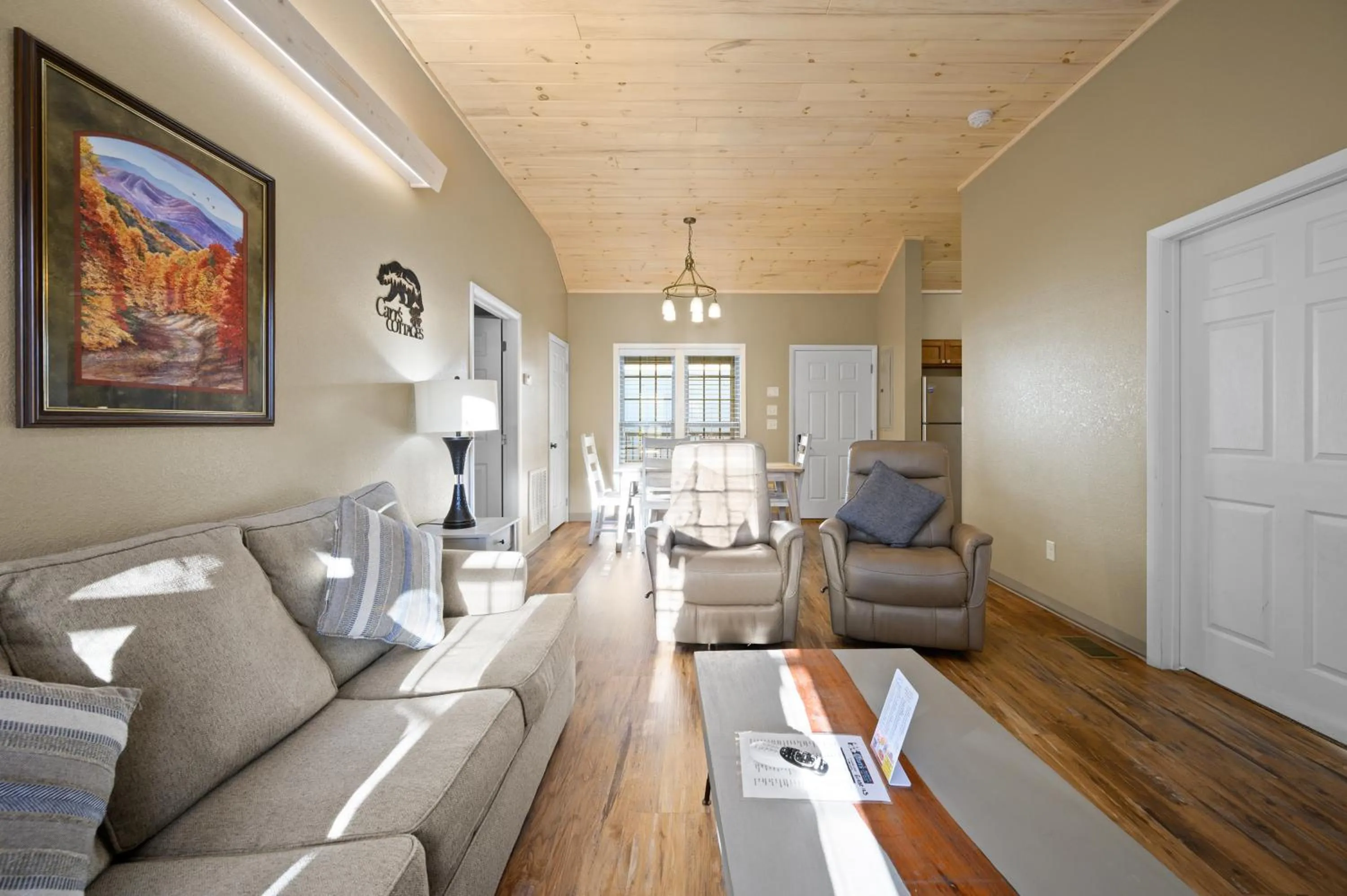 Carr's Northside Hotel and Cottages