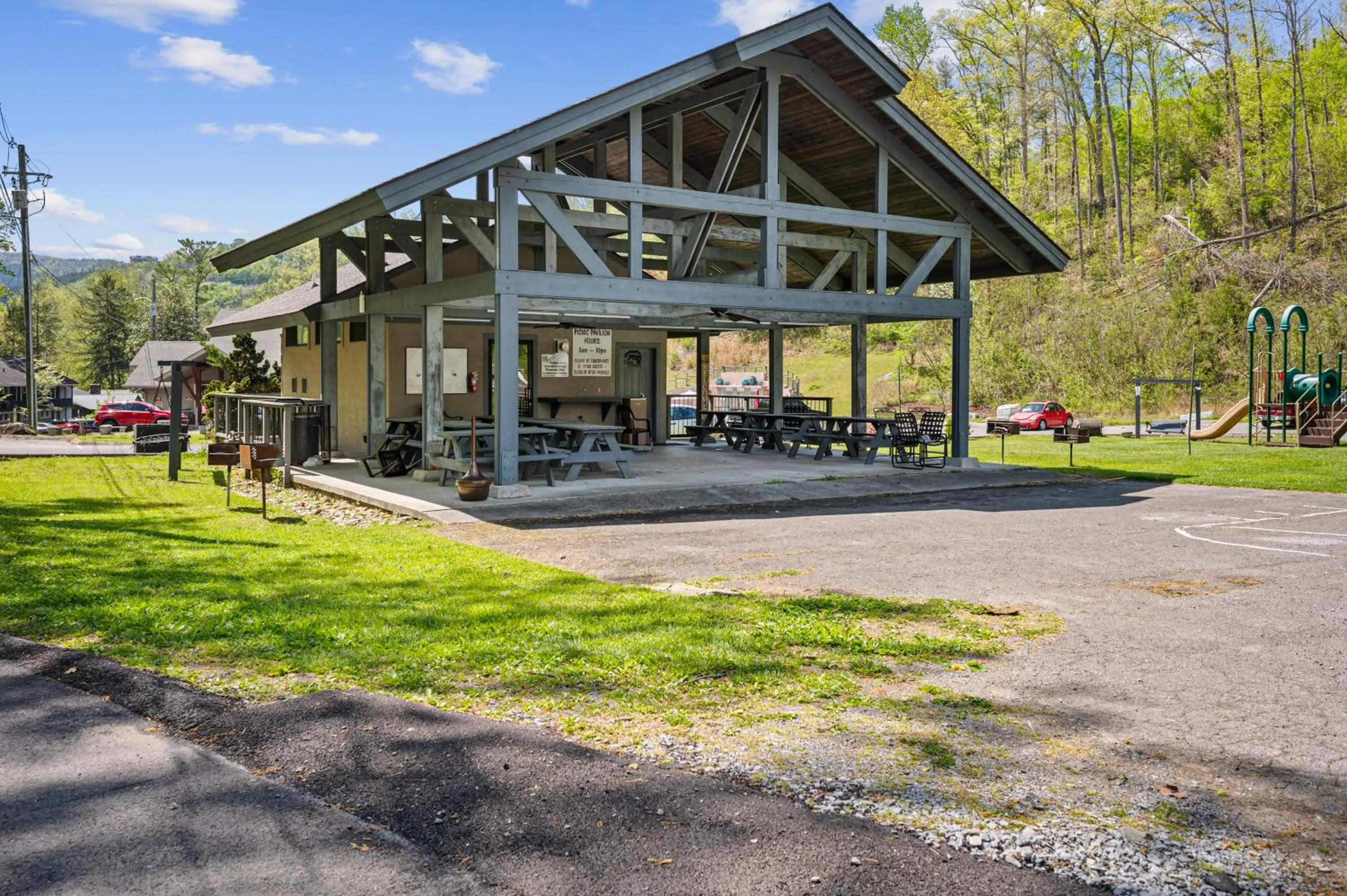 Carr's Northside Hotel and Cottages