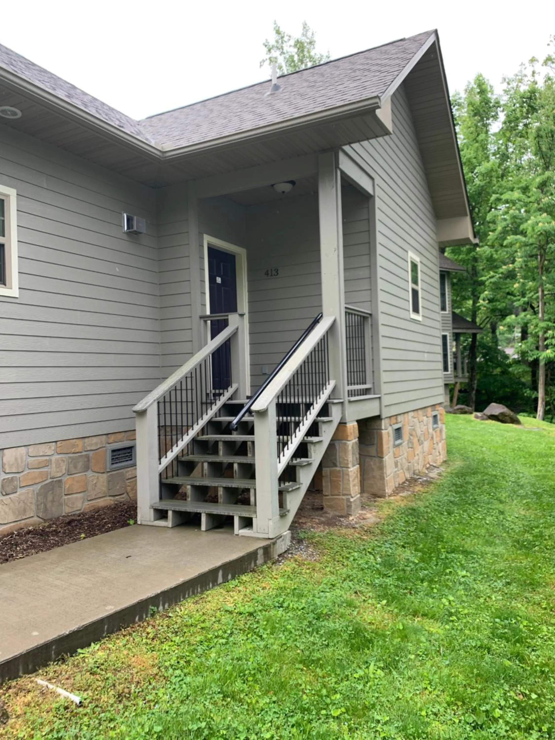 Carr's Northside Hotel and Cottages