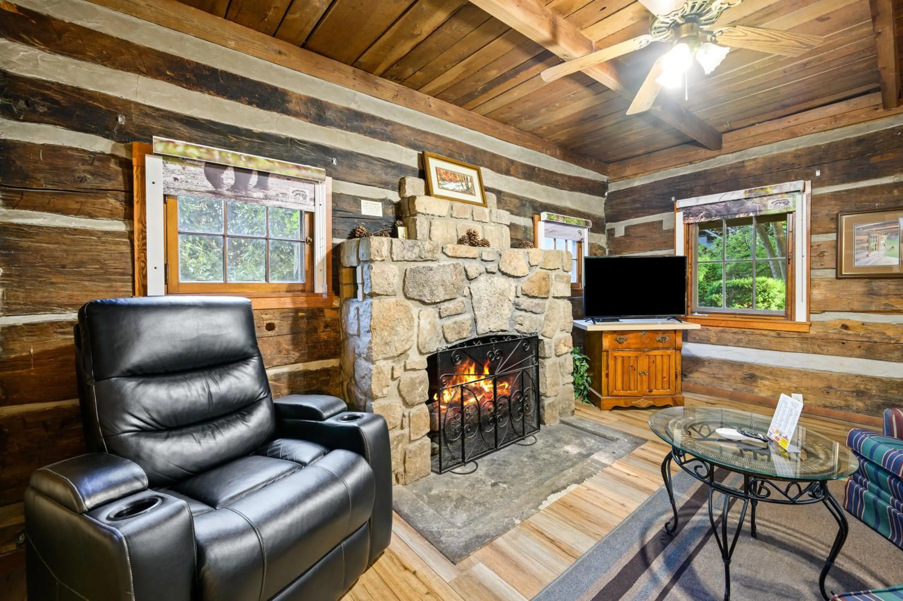 Carr's Northside Hotel and Cottages