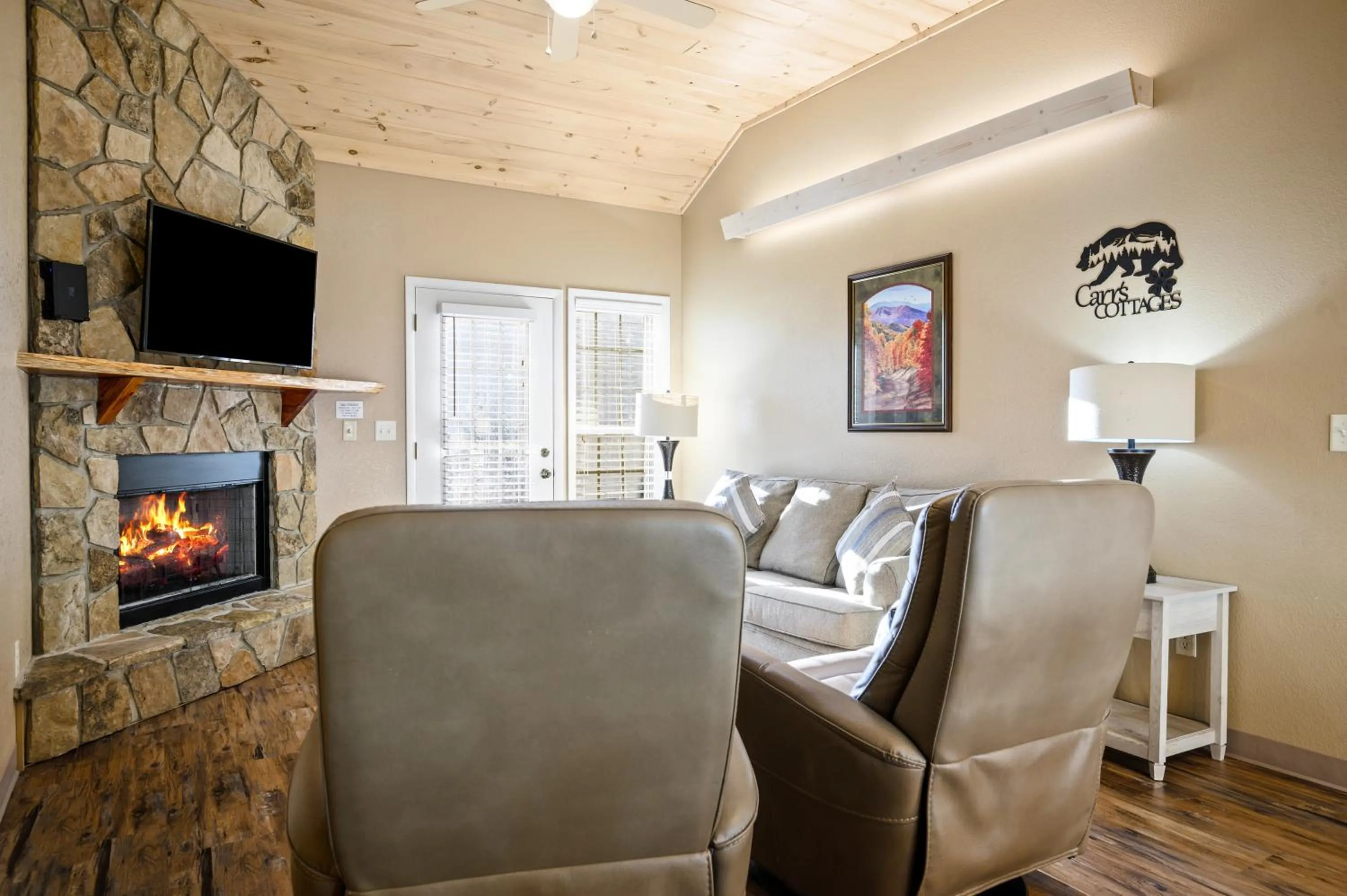 Carr's Northside Hotel and Cottages