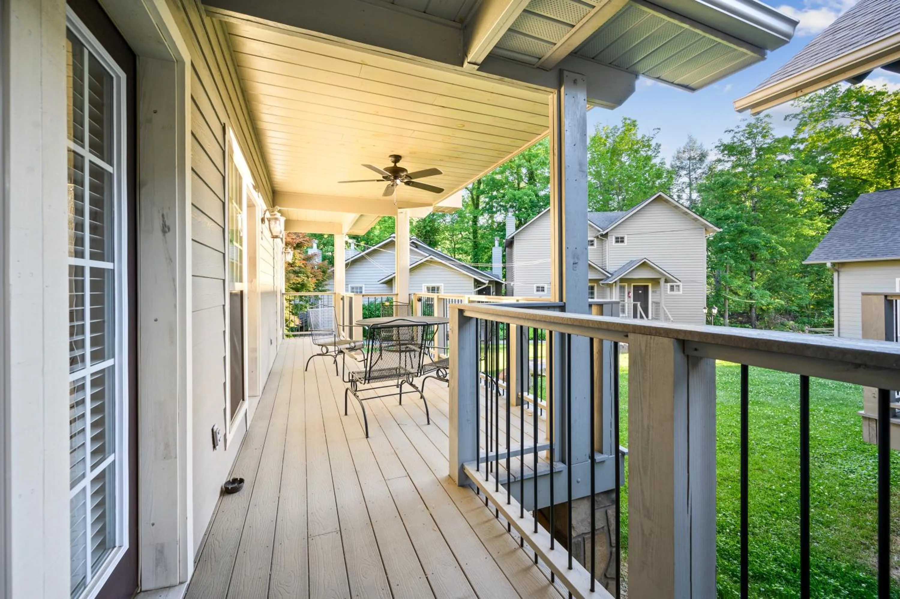 Carr's Northside Hotel and Cottages