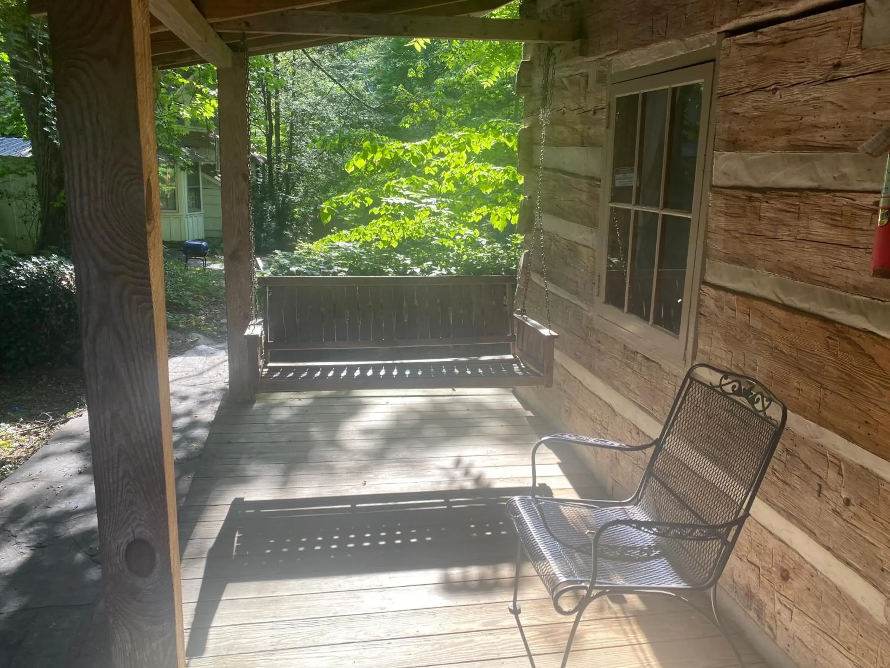 Log Cabin in Carr's Northside Hotel and Cottages Log Cabin in Carr's Northside Hotel and Cottages