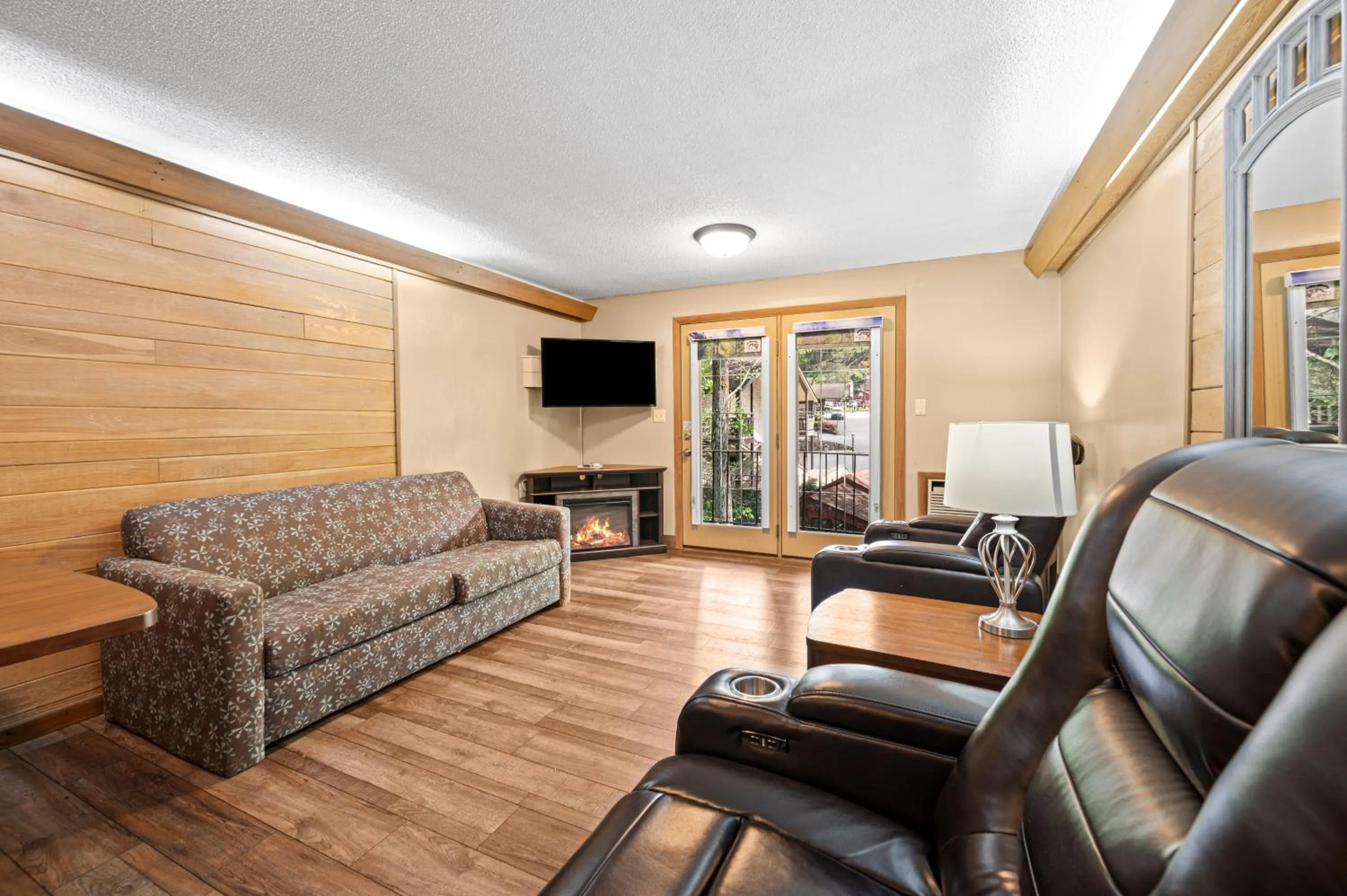 Carr's Northside Hotel and Cottages