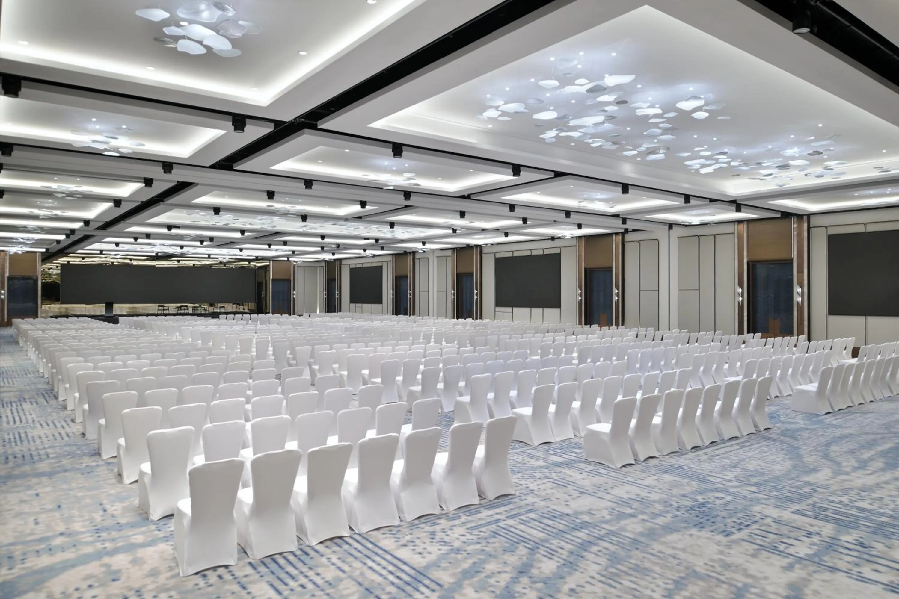 Meeting/conference room in Crowne Plaza Dubai Festival City