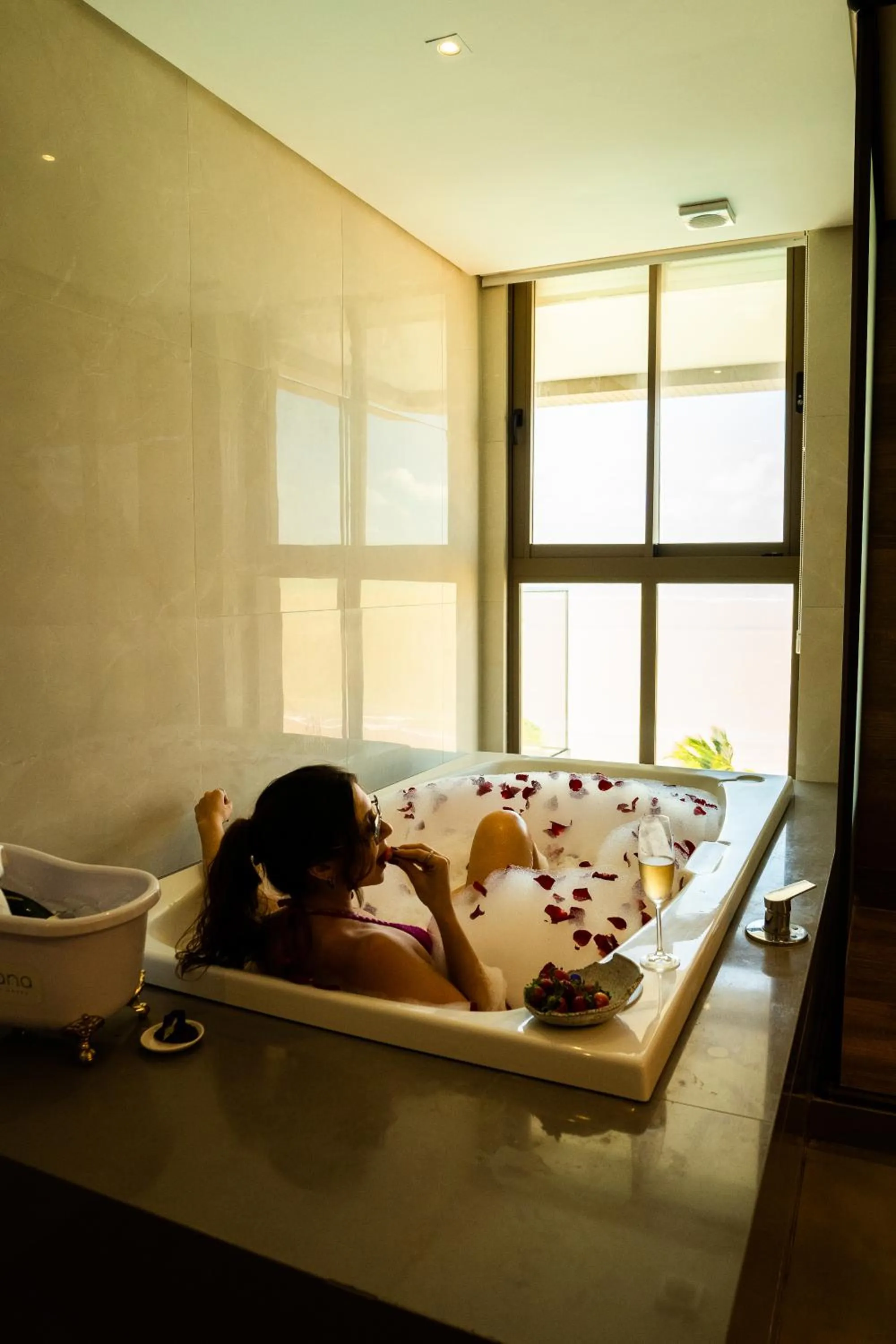 Bath, Bed in Oceana Atlântico Hotel & SPA