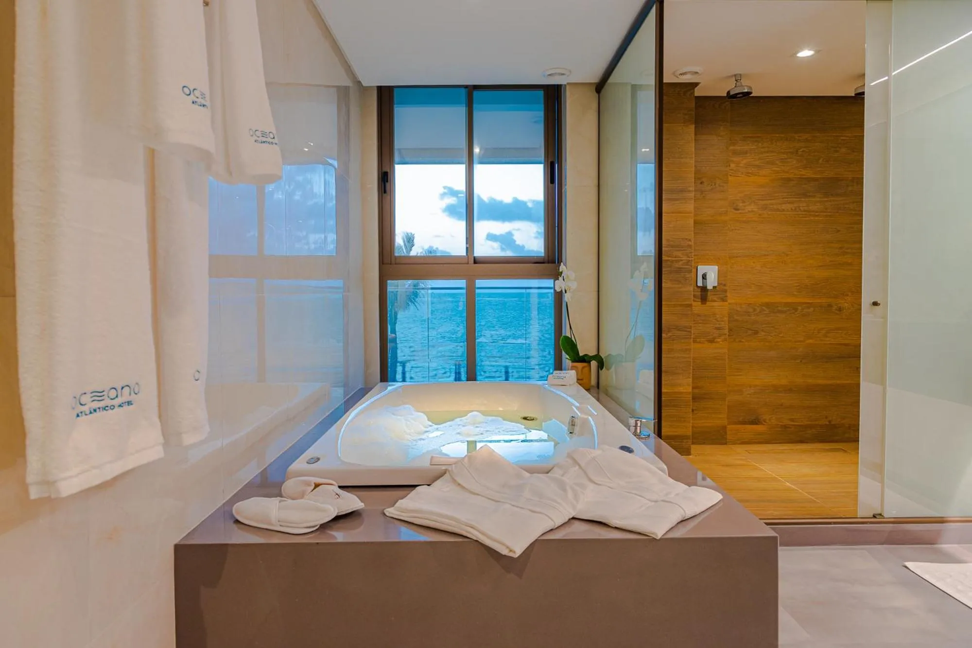 Bedroom, Bed in Oceana Atlântico Hotel & SPA