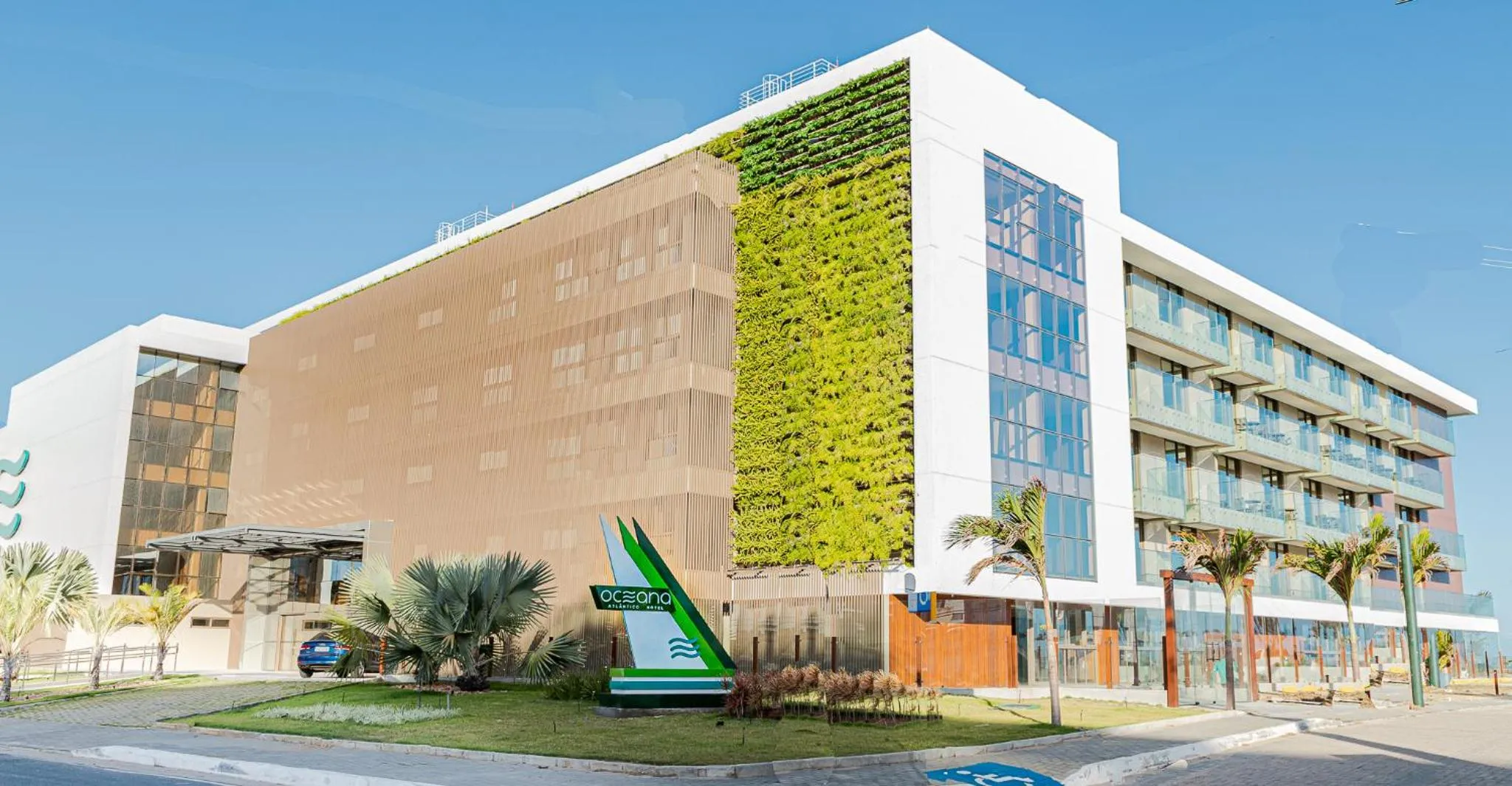 Property building in Oceana Atlântico Hotel & SPA