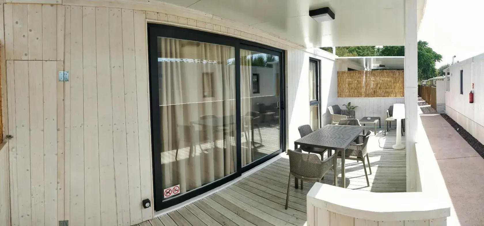 Two-Bedroom Chalet in Camping Joncar Mar Two-Bedroom Chalet in Camping Joncar Mar