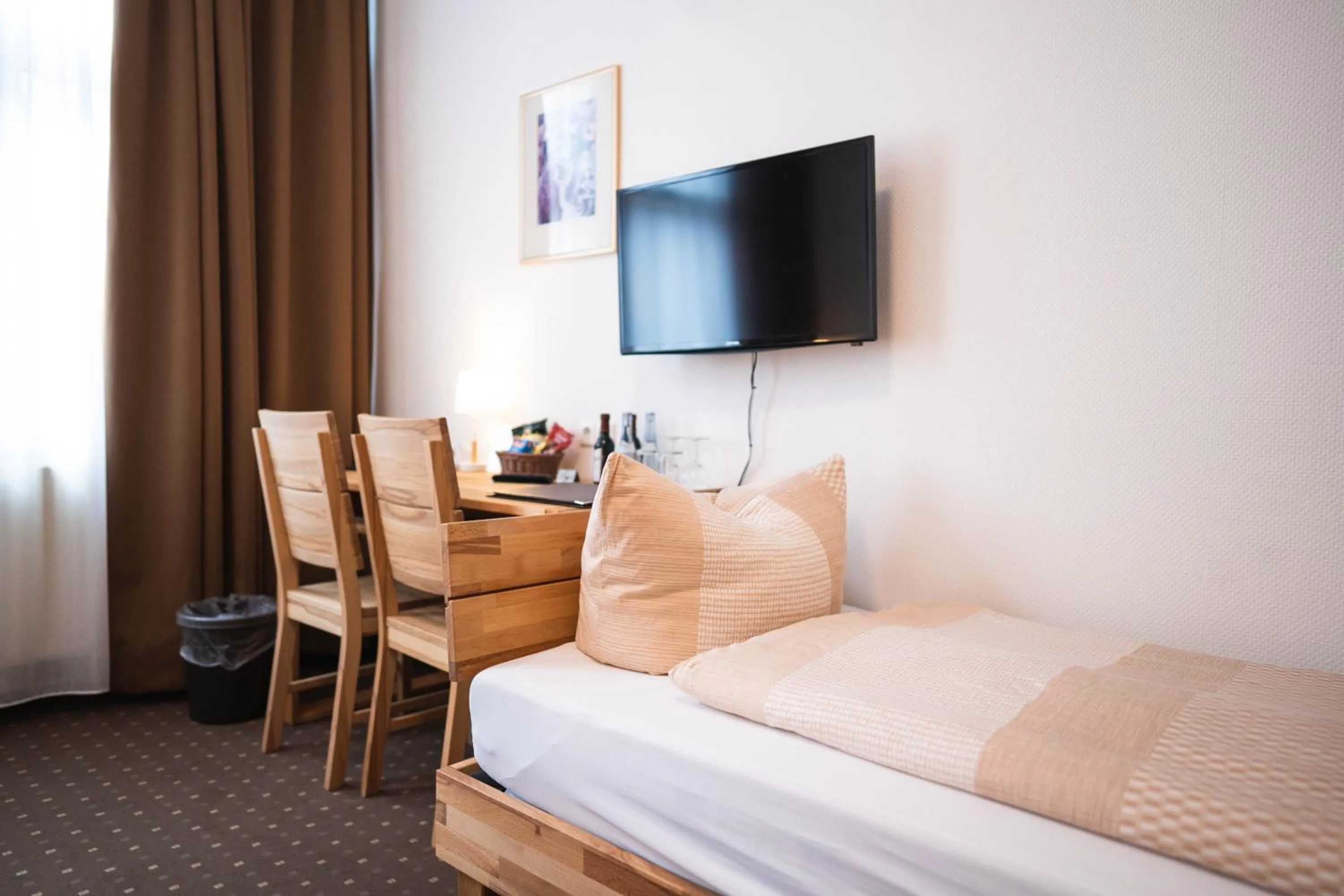 Photo of the whole room, Bed in Pension am Heusteig